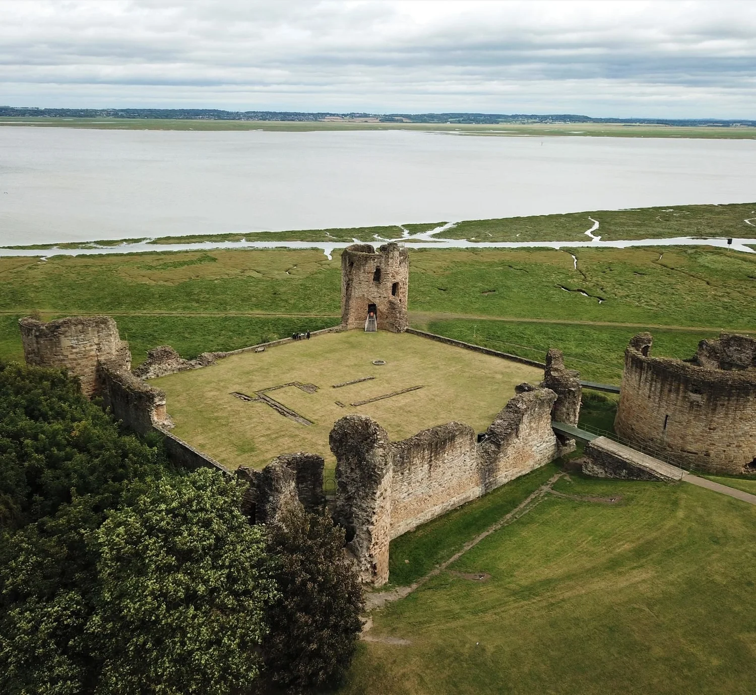 flint-castle-visit-welsh-castles-castle-crawl-cymru