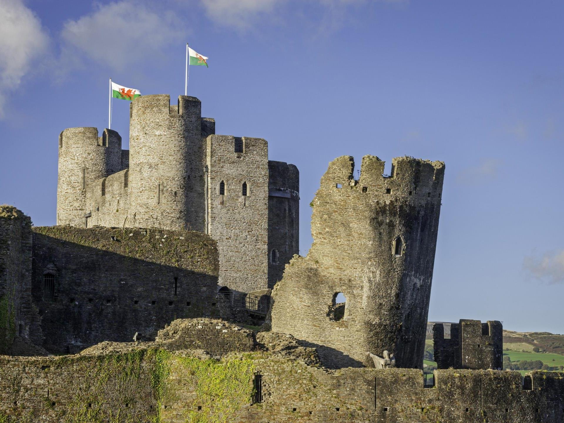 https://www.visitwales.com/attraction/castle/caerphilly-castle-cadw-1891933