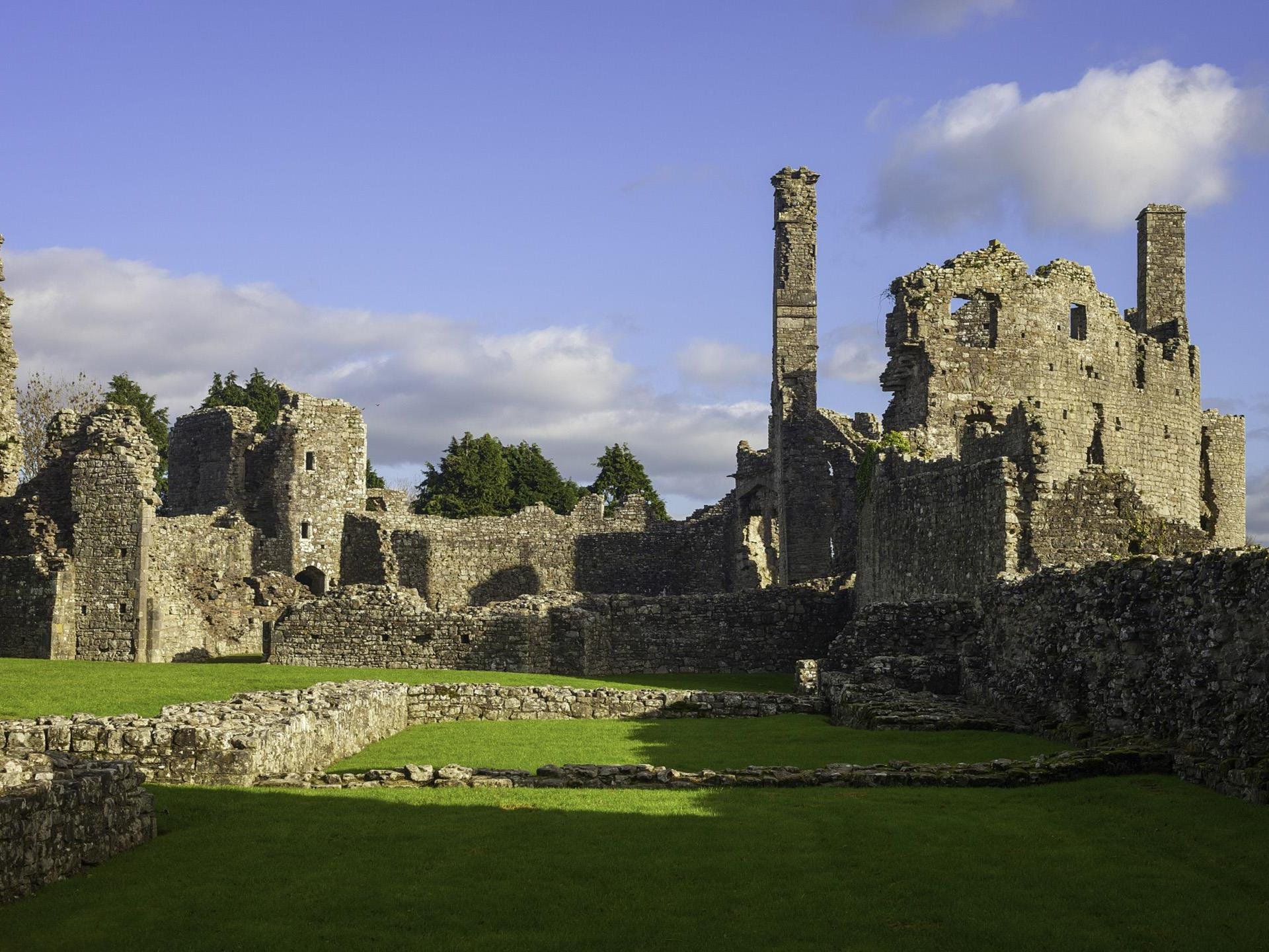 https://www.visitwales.com/attraction/castle/coity-castle-cadw-1206978