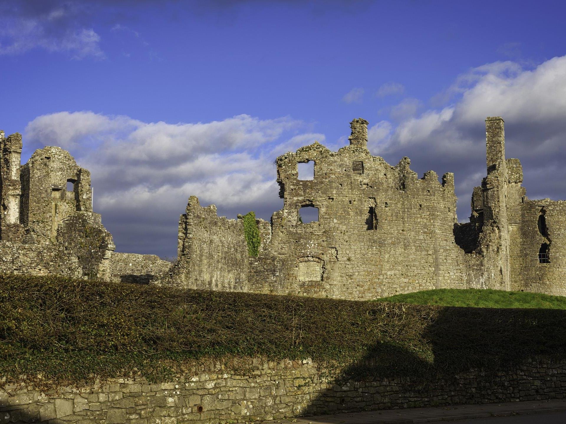 https://www.visitwales.com/attraction/castle/coity-castle-cadw-1206978