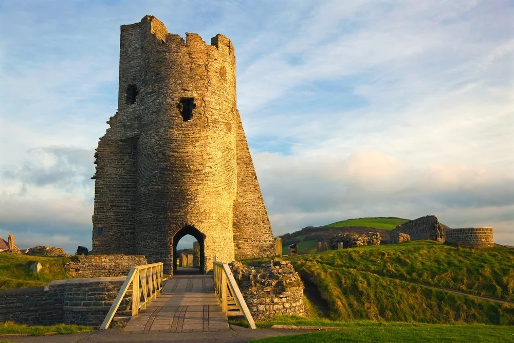   https://crazyaboutcastles.com/welsh-castles/aberystwyth-castle/  