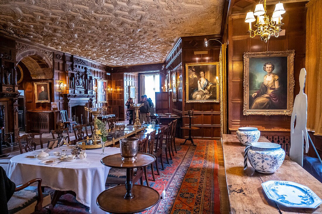 https://www.lookphotos.com/en/images/13826858-Interior-Powis-castle-Wales