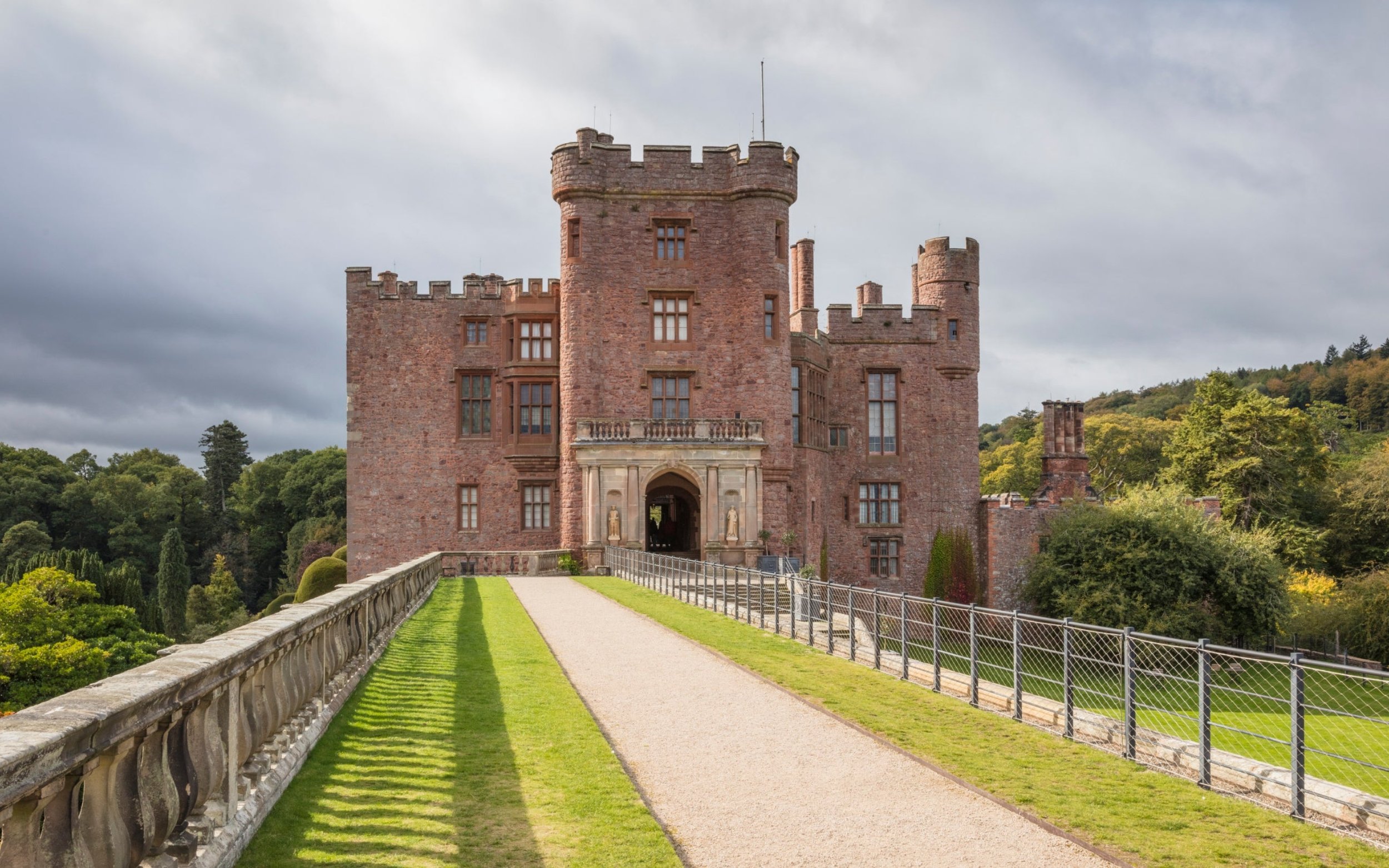 https://www.nationaltrust.org.uk/visit/wales/powis-castle-and-garden/history-of-powis-castle