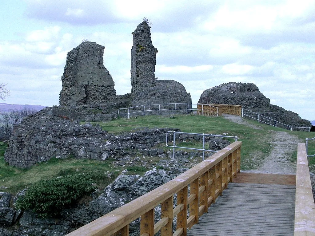 https://www.castlewales.com/montgom.html
