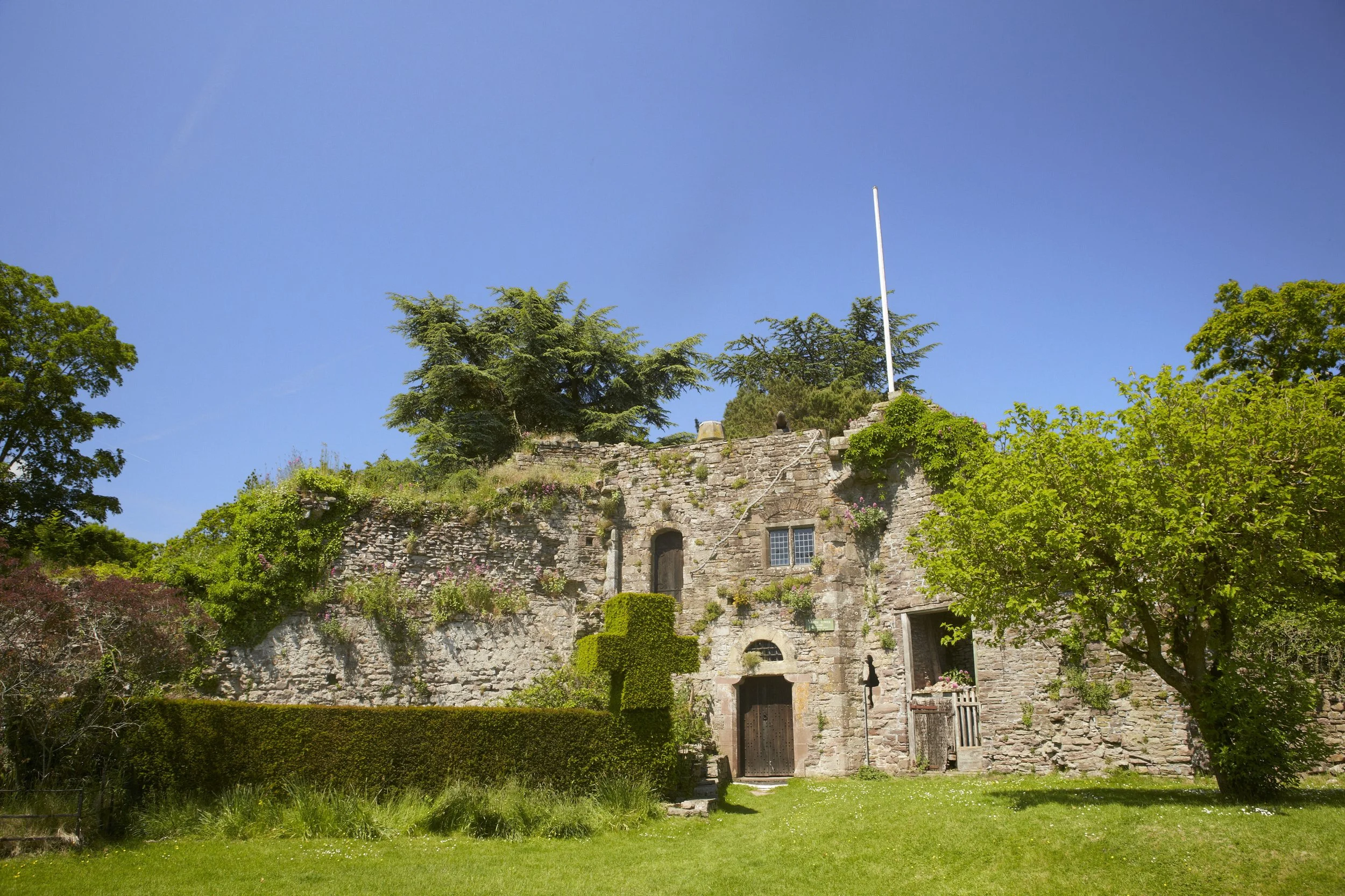 https://www.visitmonmouthshire.com/things-to-do/usk-castle-p1502891