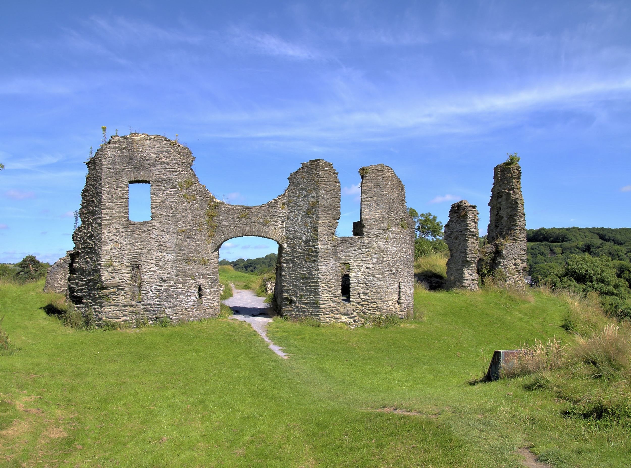 Newcastle Emlyn Castle: Visiting Guide, Tips &amp; Tickets (2026)