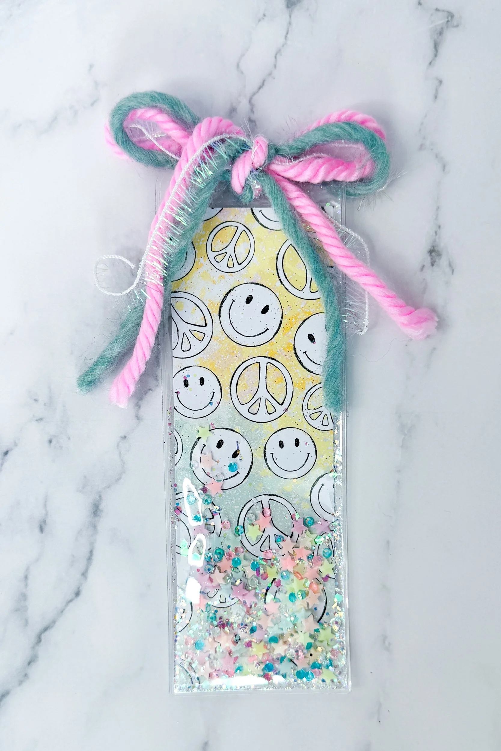 'Peace & Smiles' Shaker Bookmark