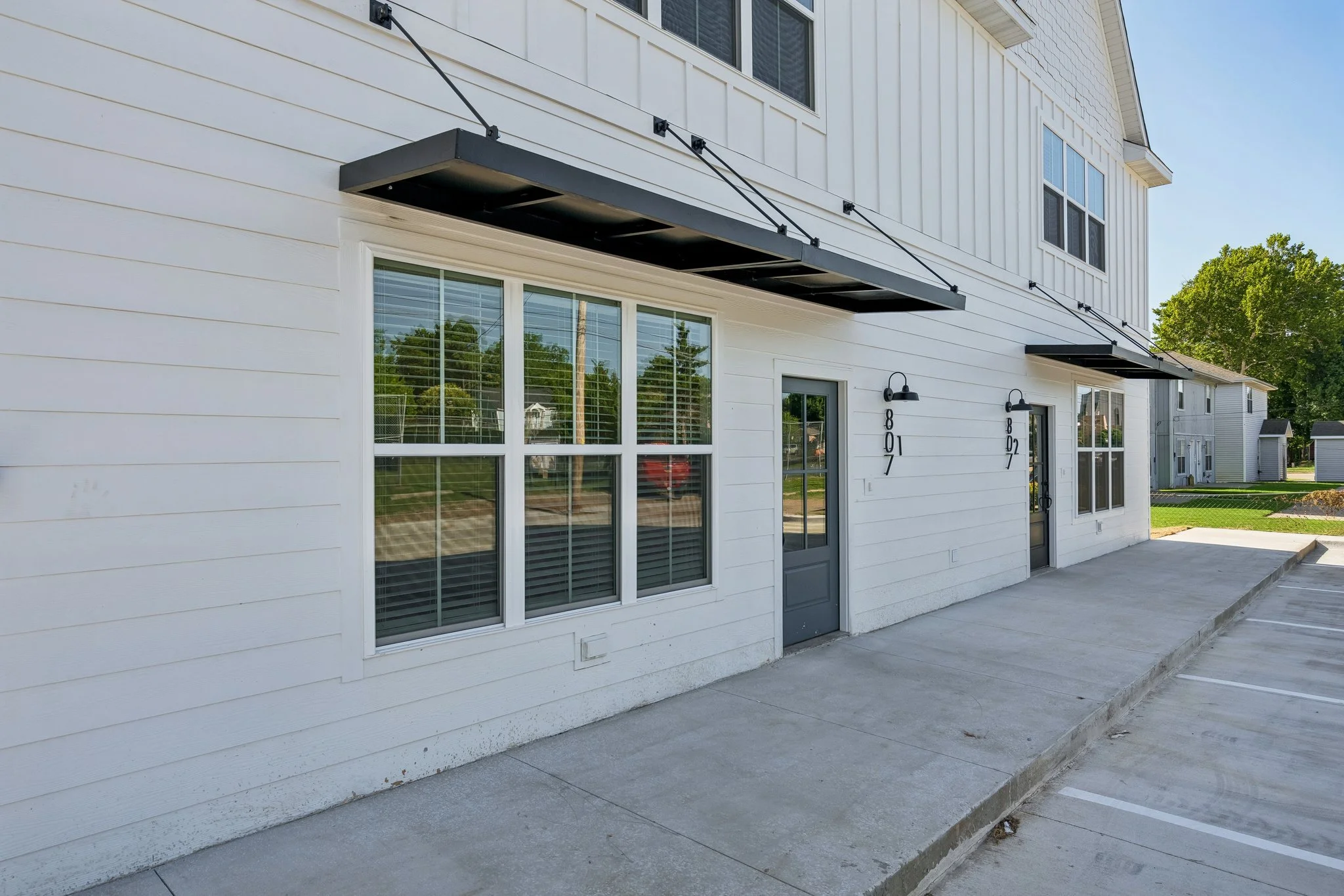 6-web-or-mls-807 W 7th Ave_006.jpg