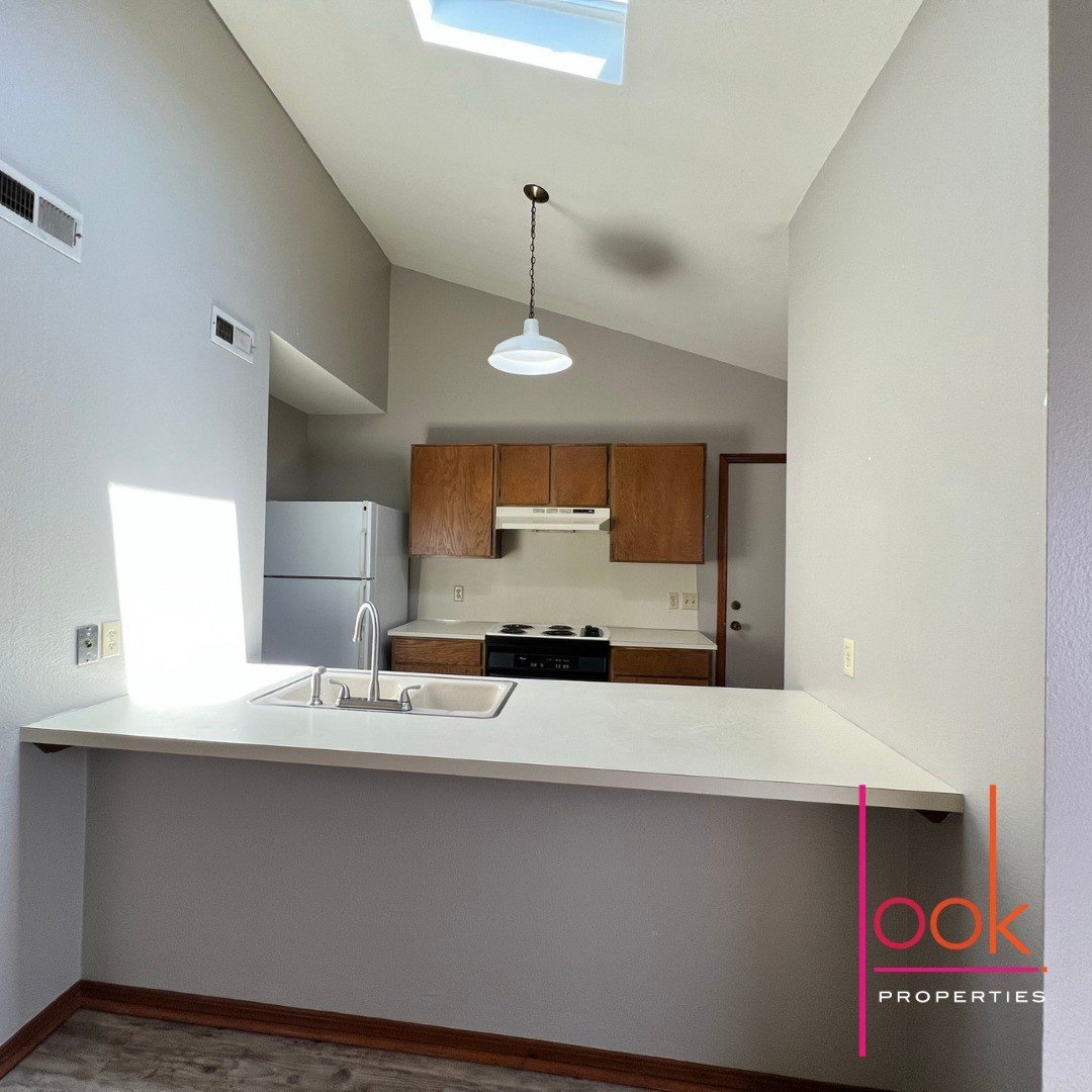 421 W. 3rd #5 1.jpeg