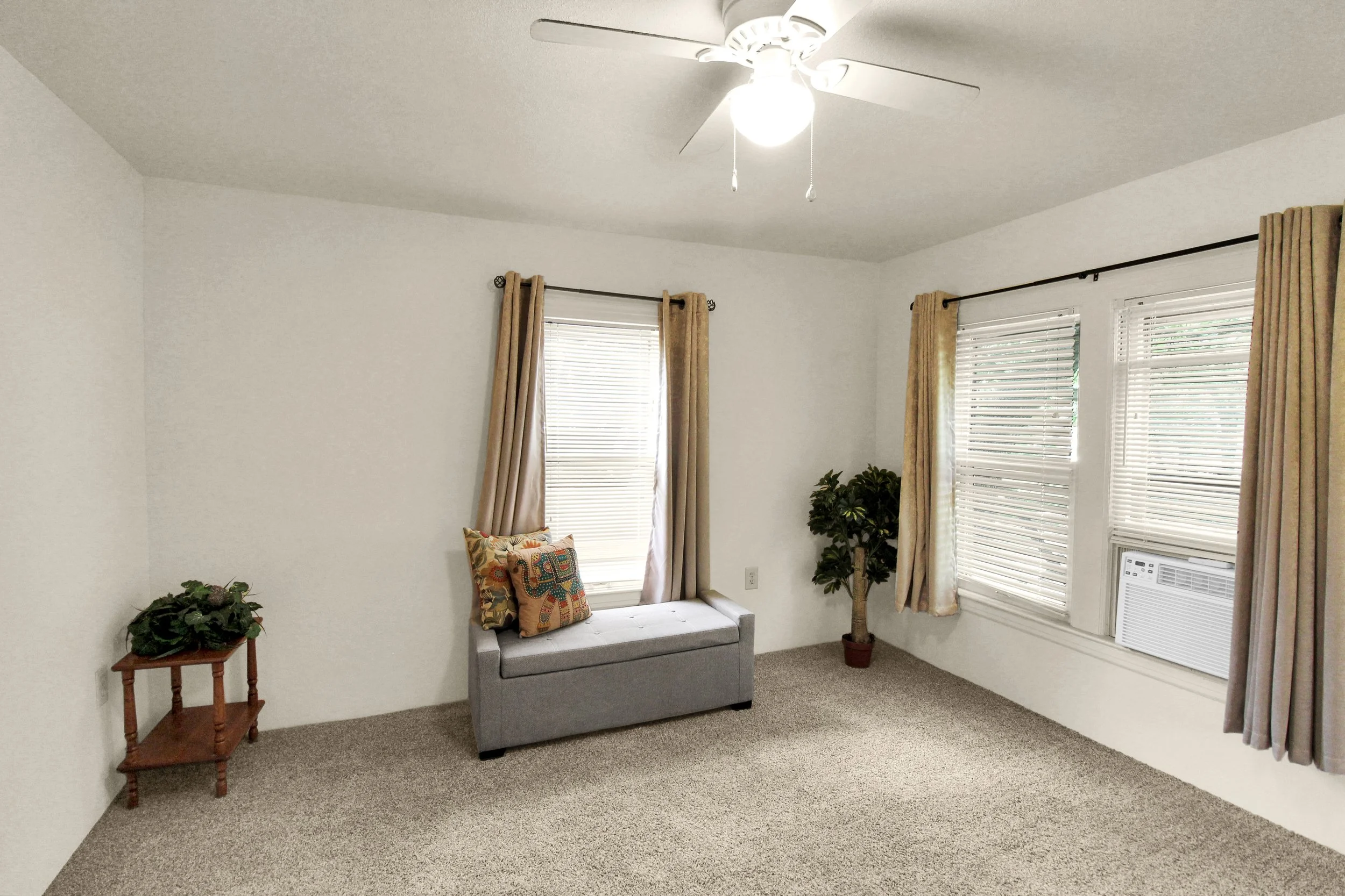 905 W 9th B8.jpg