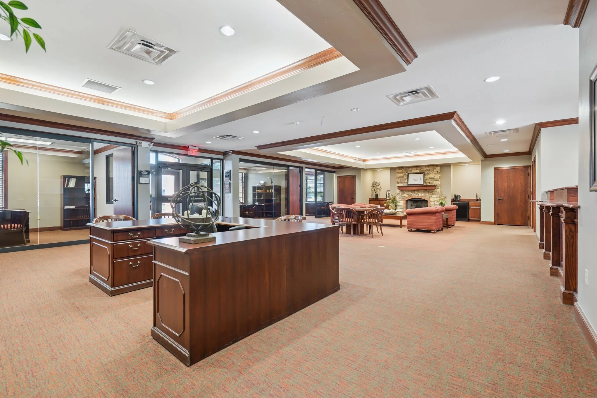 10-web-or-mls-525 S Jardot Rd_010.jpg