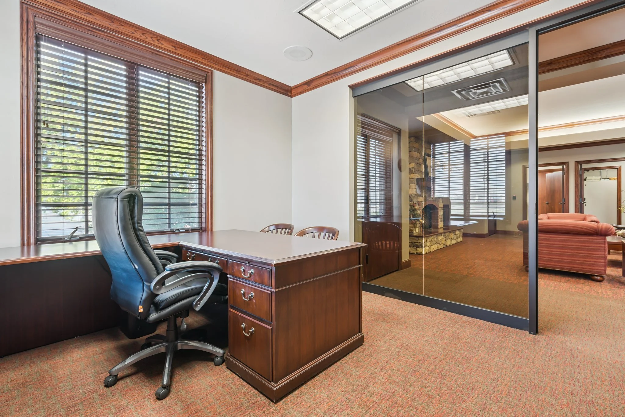 24-web-or-mls-525 S Jardot Rd_024.jpg