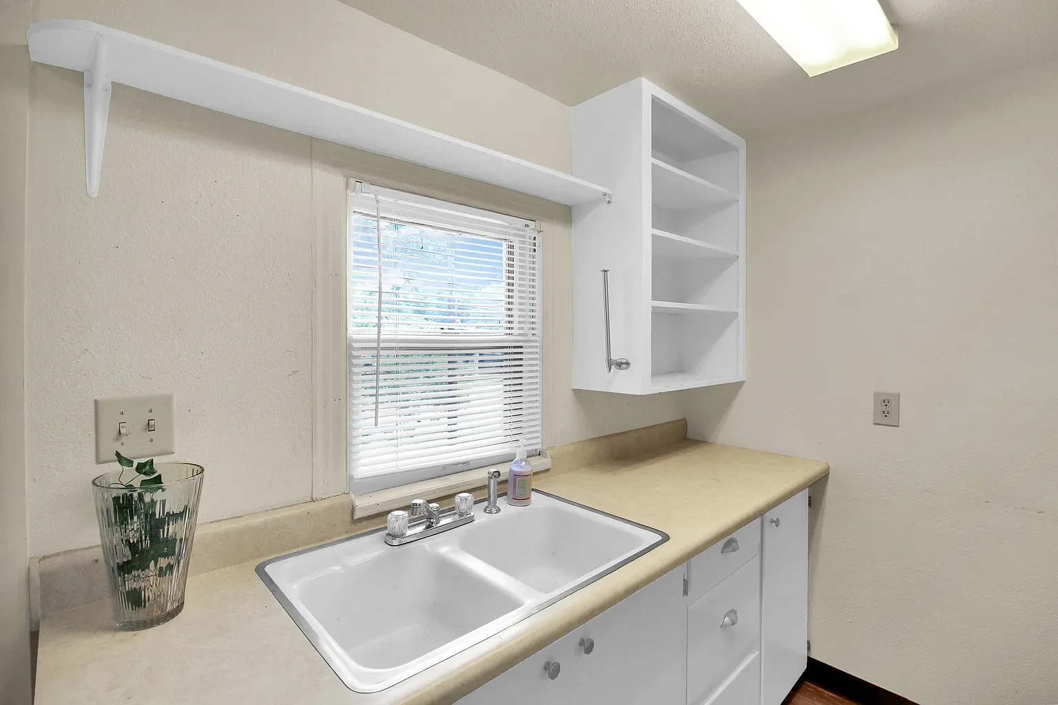 kitchen 2.webp