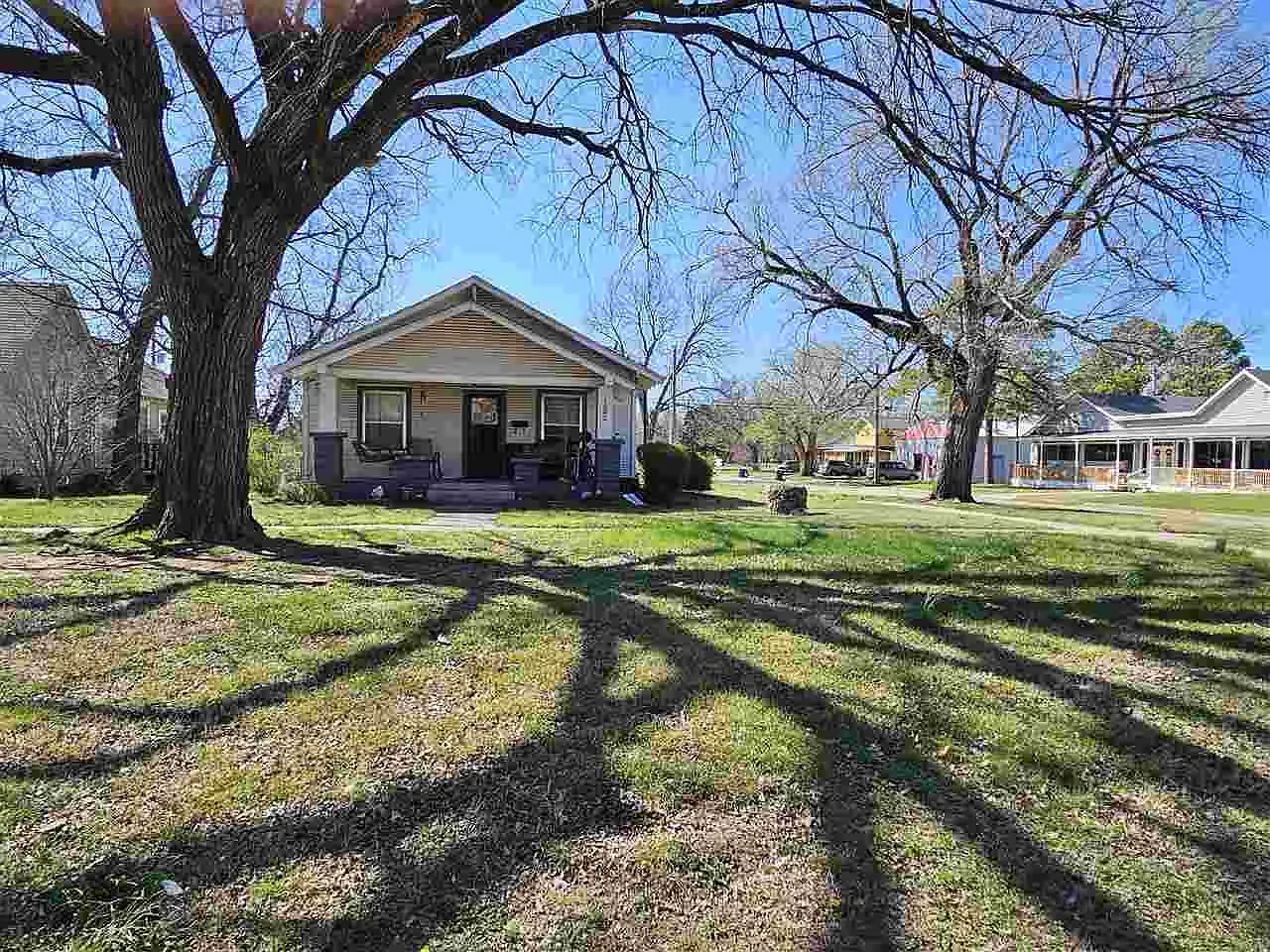 1002 S Husband Main.webp