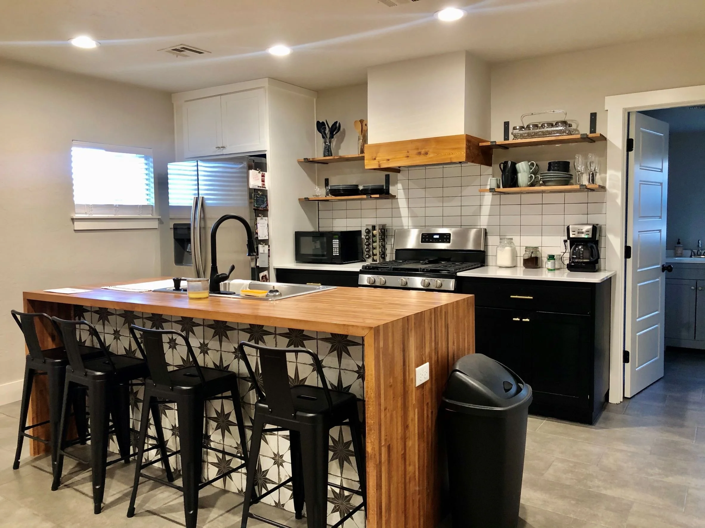 kitchen-1.jpg