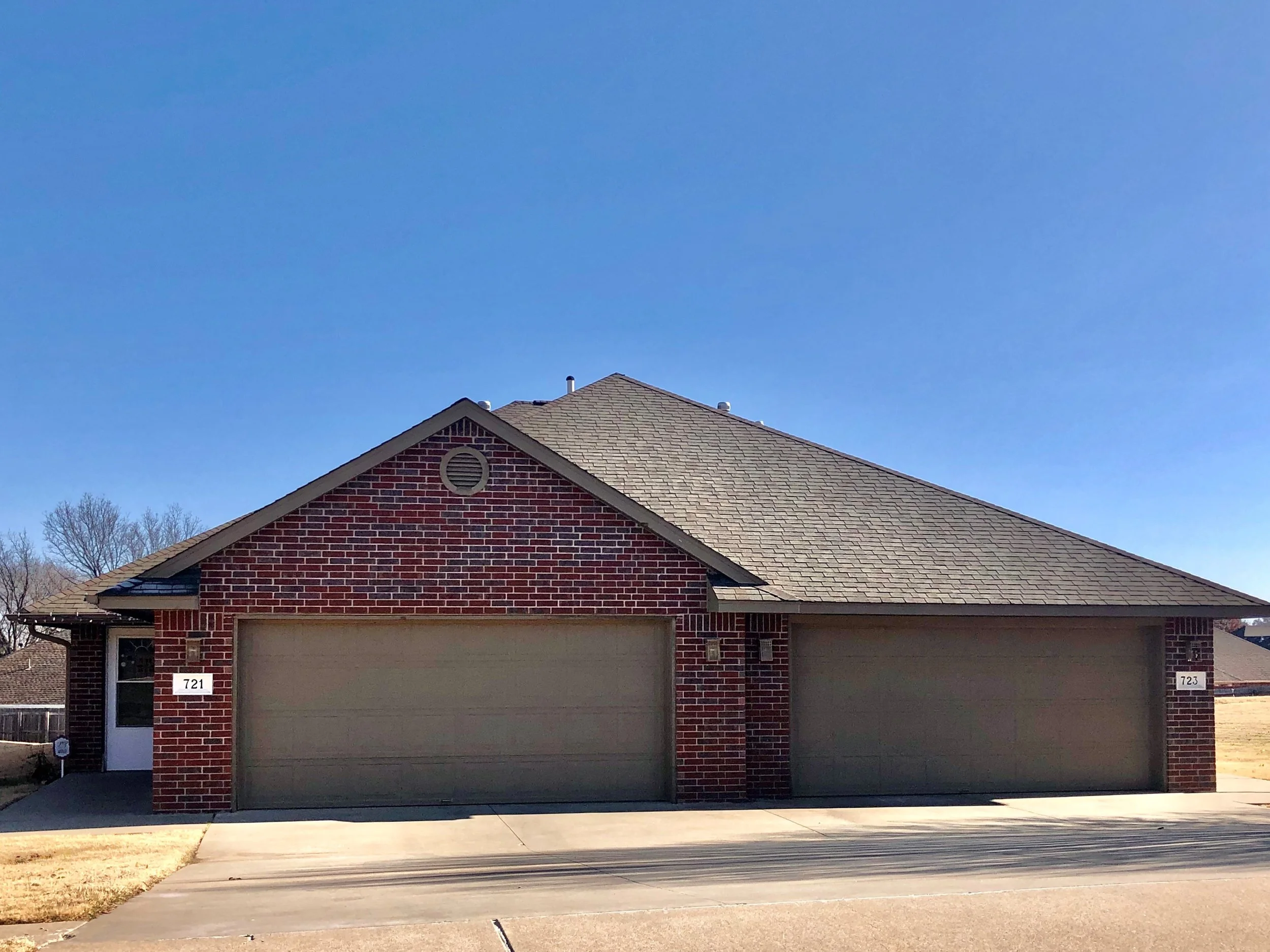 721 Pecan Hill- IMMEDIATE MOVE-in!