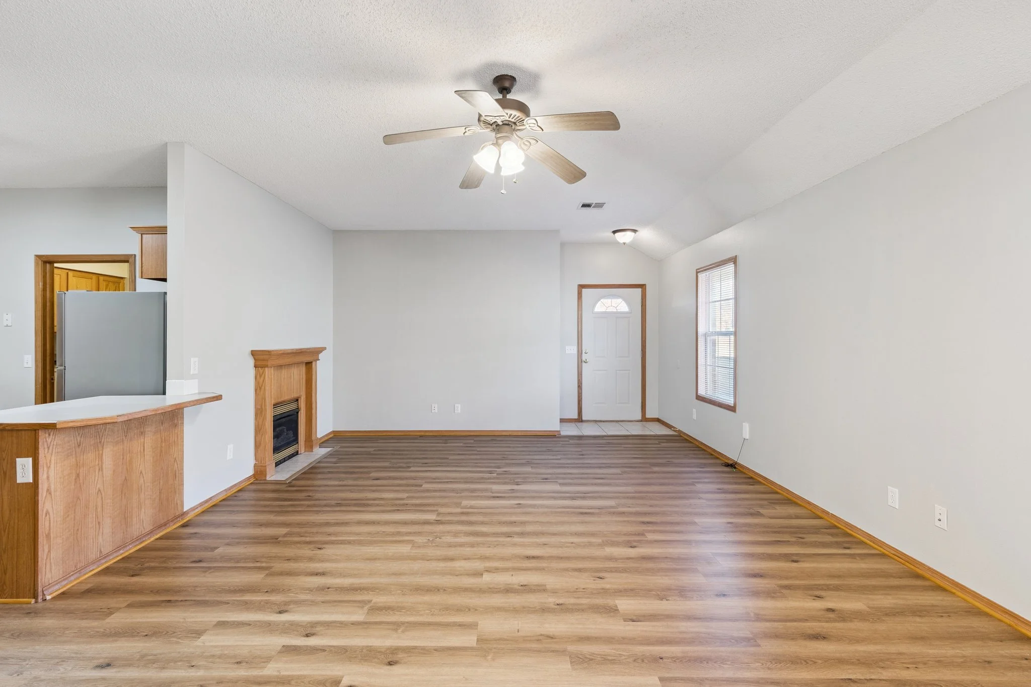 8-web-or-mls-721 Pecan Hill St_008.jpg