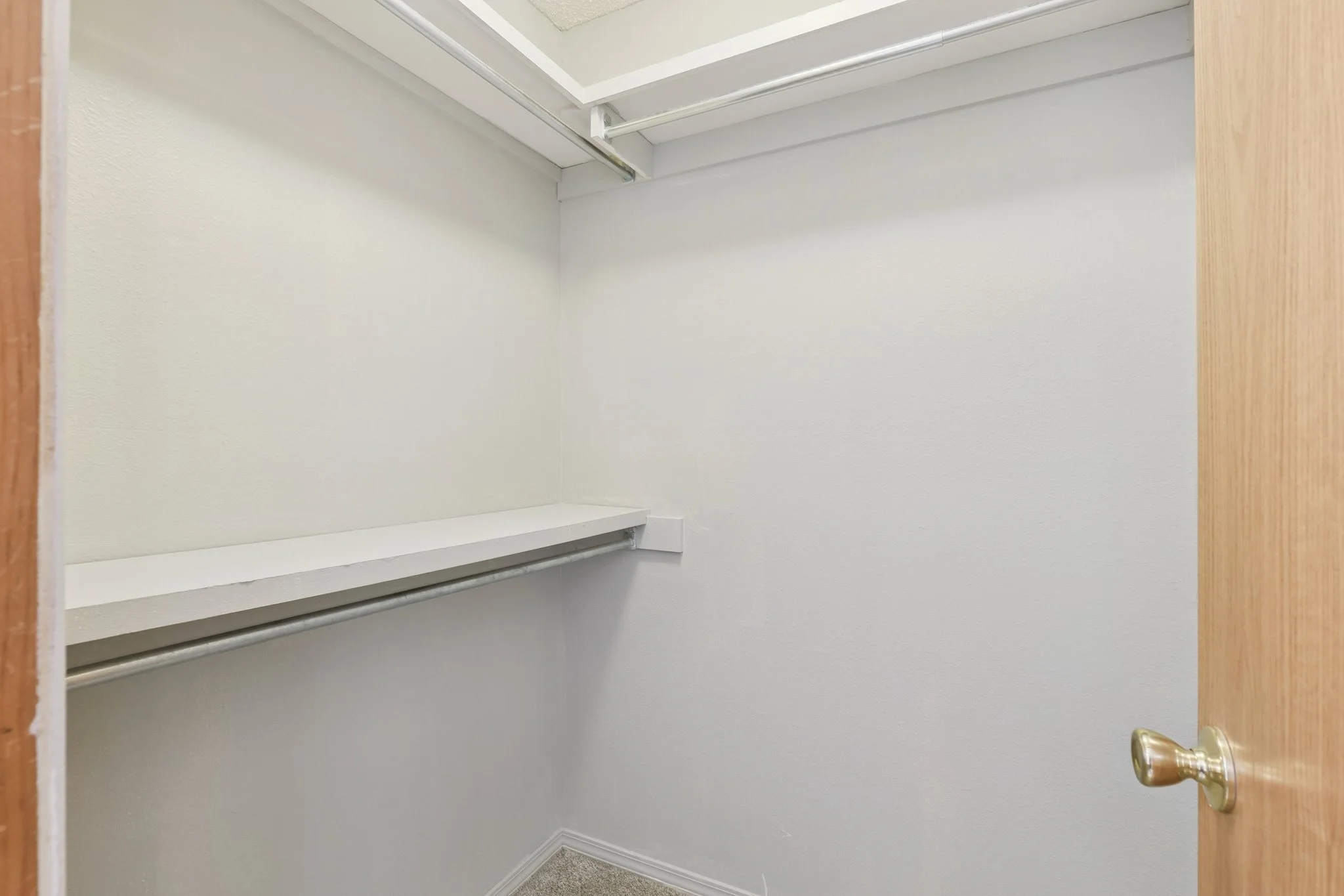 24-web-or-mls-721 Pecan Hill St_024.jpg