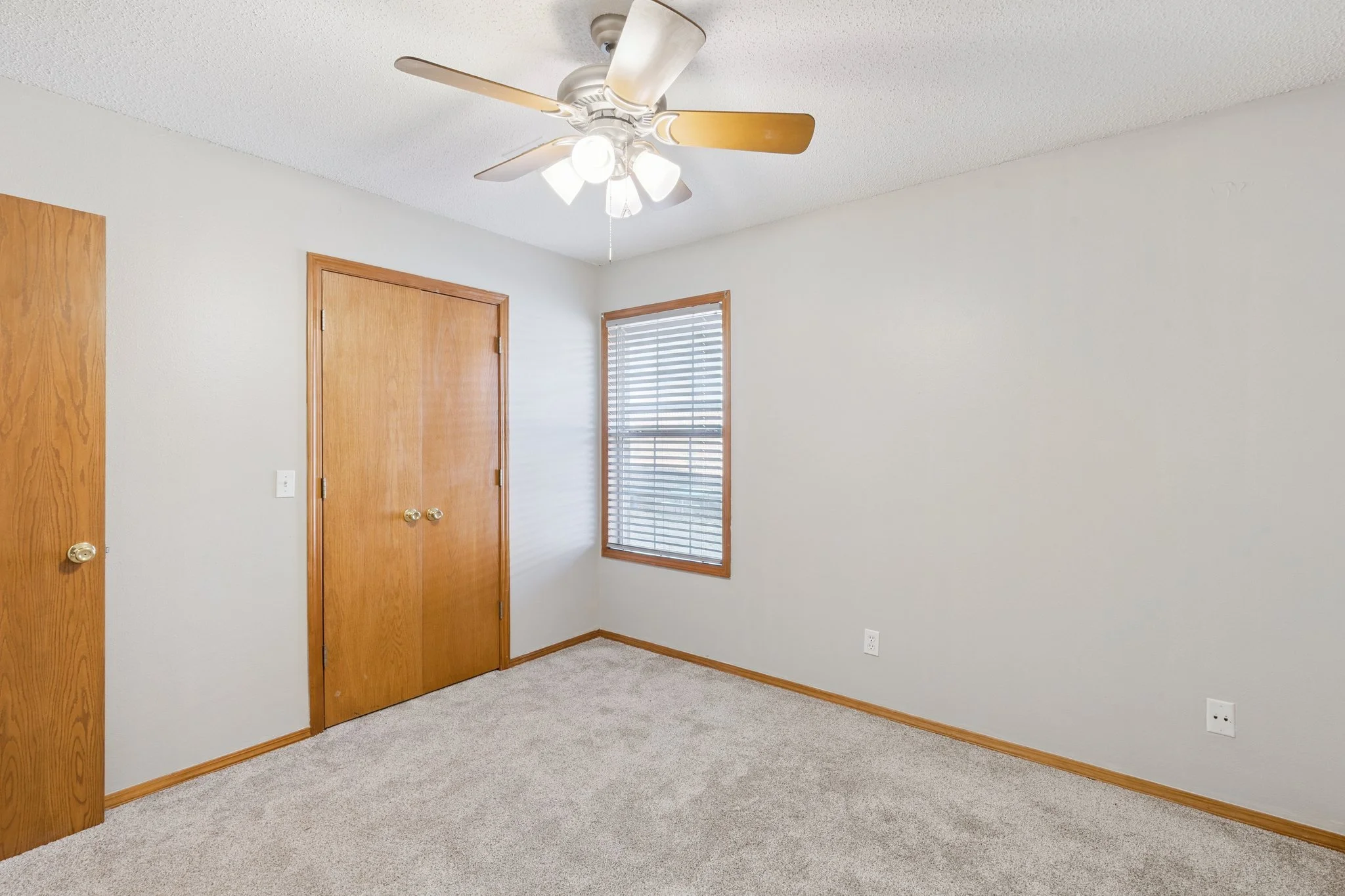 27-web-or-mls-721 Pecan Hill St_027.jpg