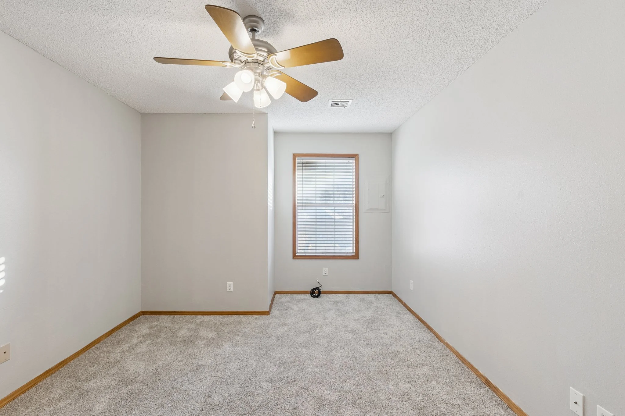 29-web-or-mls-721 Pecan Hill St_029.jpg