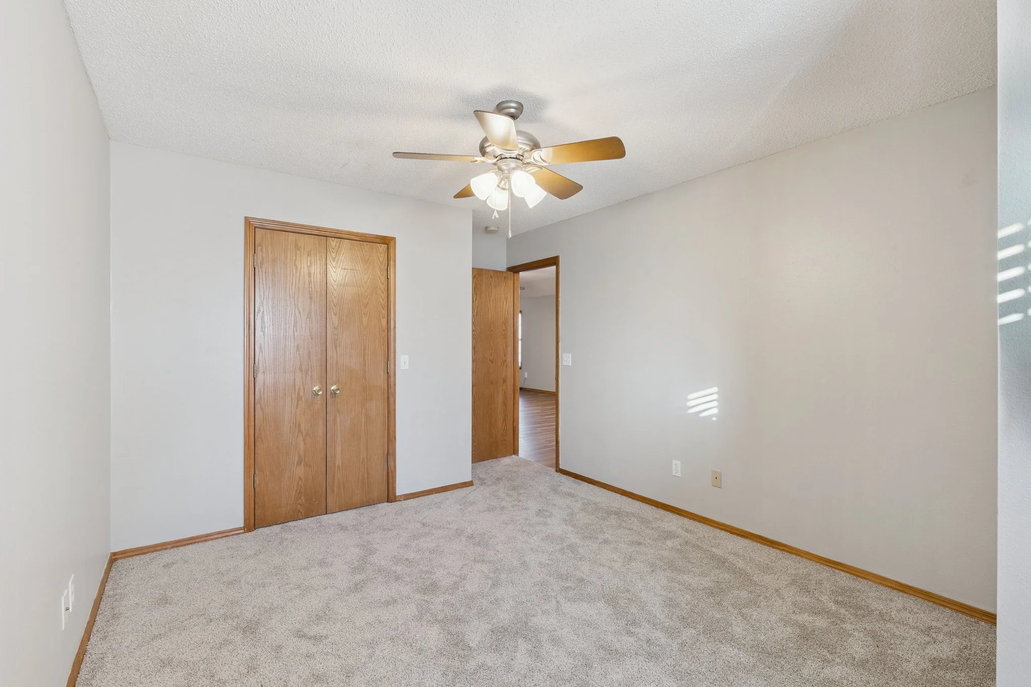 30-web-or-mls-721 Pecan Hill St_030.jpg