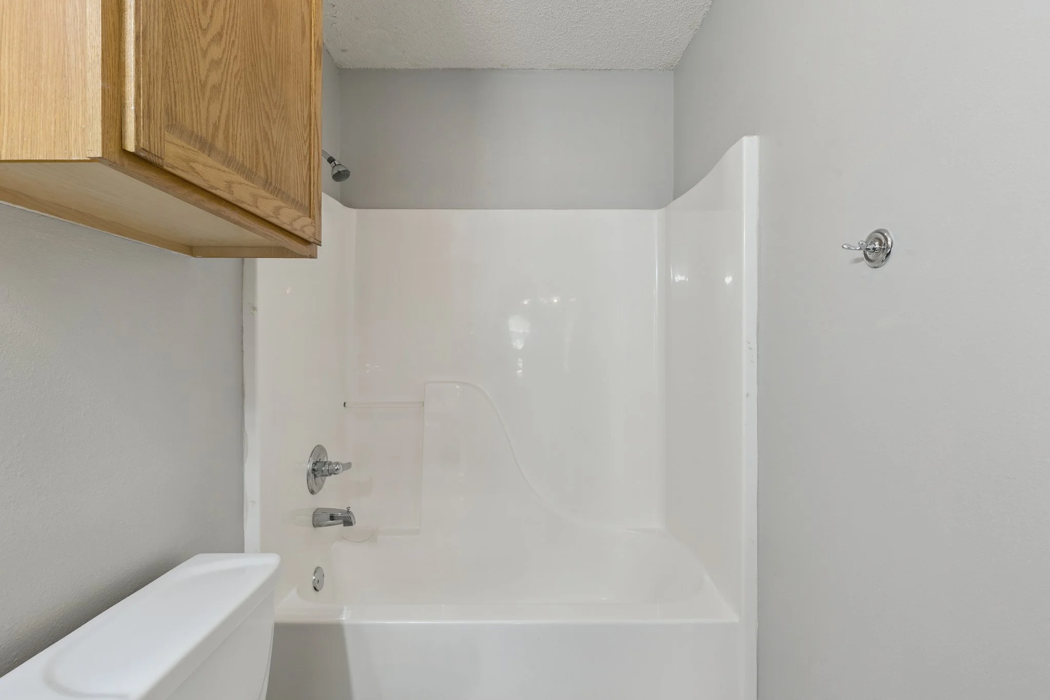 32-web-or-mls-721 Pecan Hill St_032.jpg