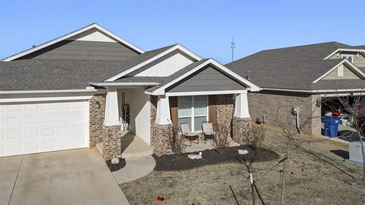 6104 N. Platinum dRIVE