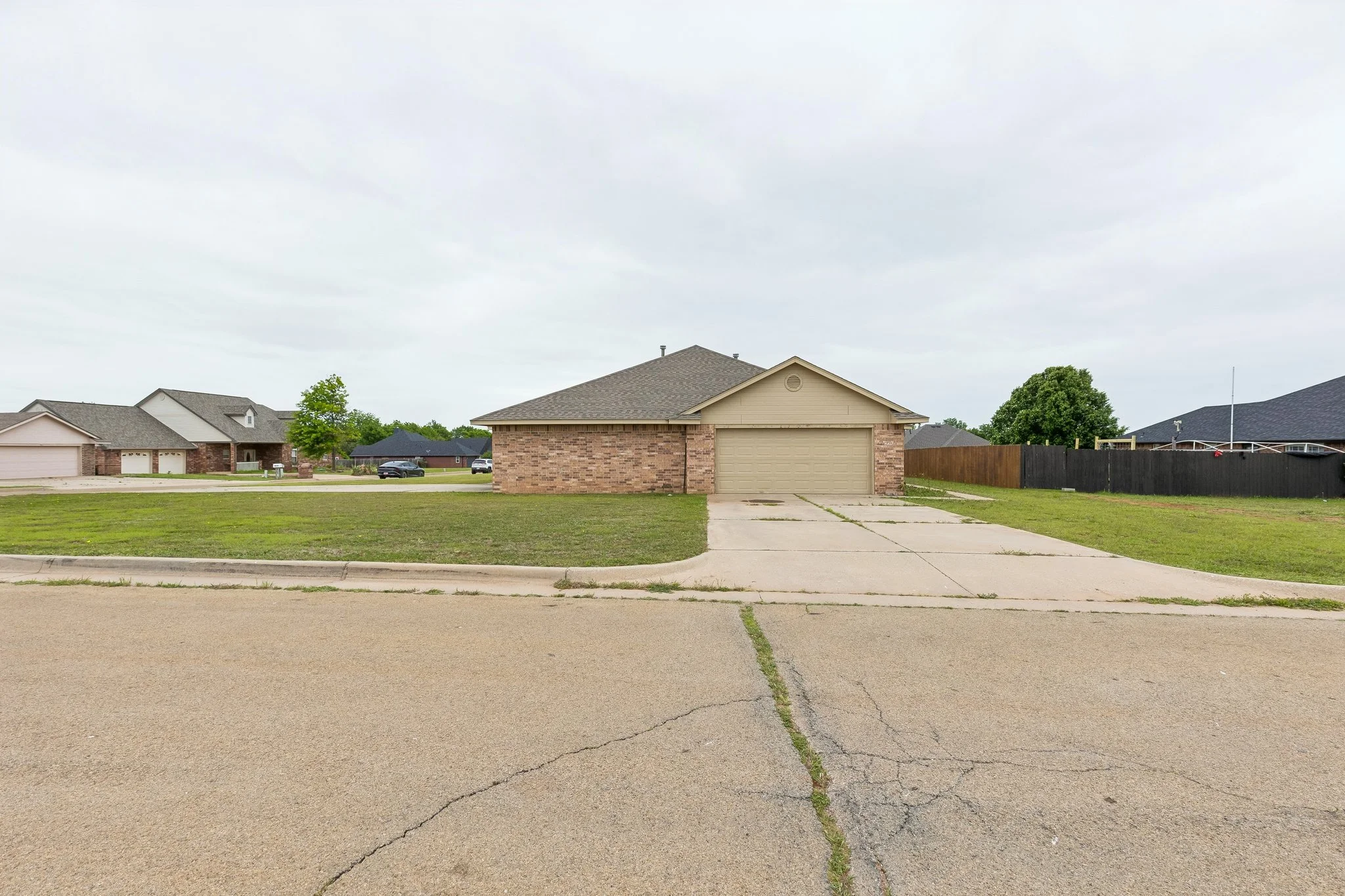 1404 Par Rd | 1926 Pinehurst Dr, Perry OK