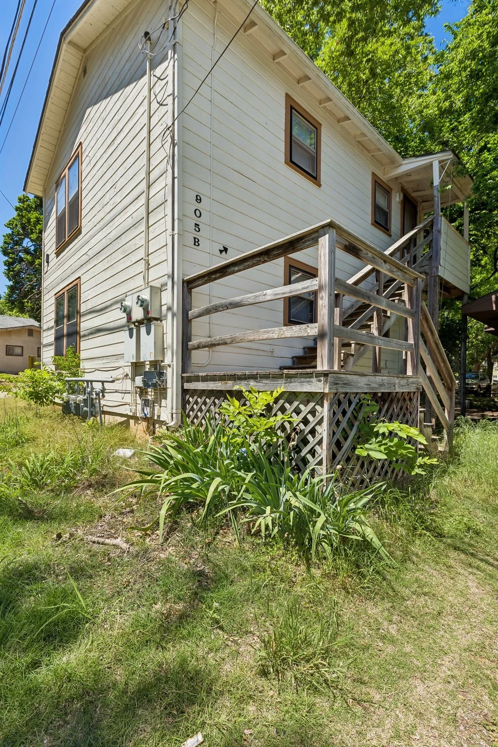 36-web-or-mls-905 W 9th Ave_036.jpg