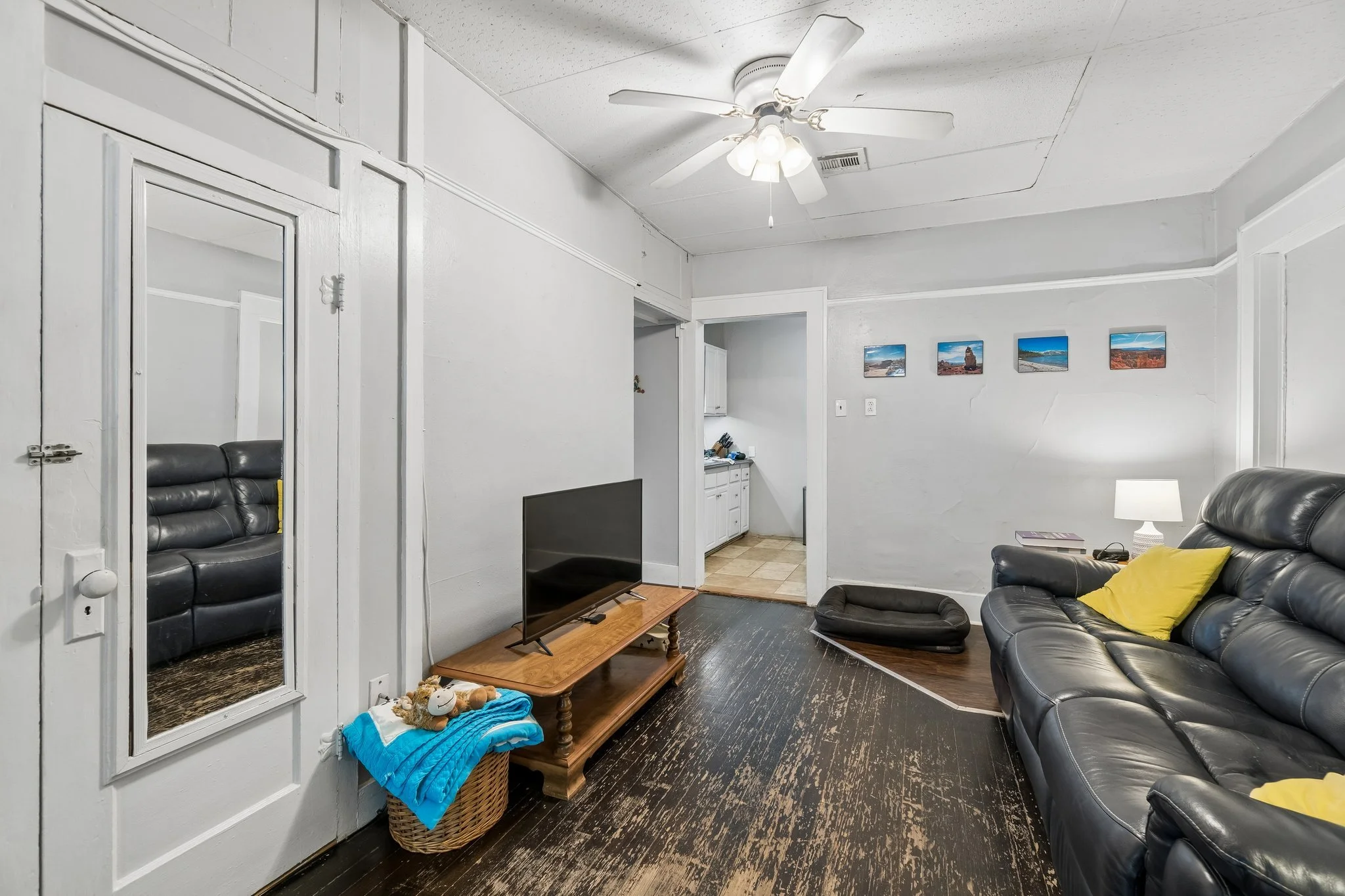 14-web-or-mls-311 S Lewis St_010.jpg