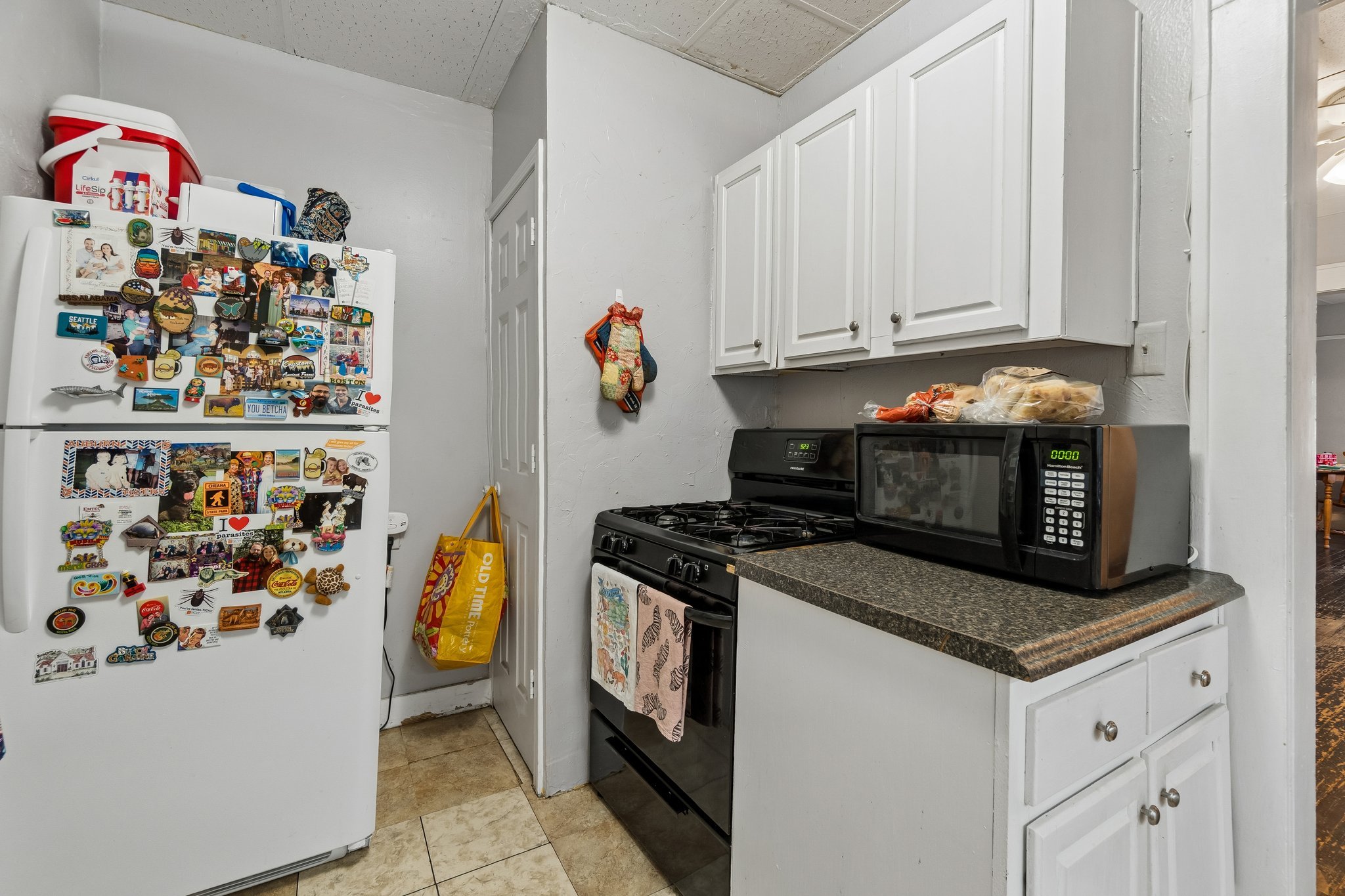 24-web-or-mls-311 S Lewis St_020.jpg