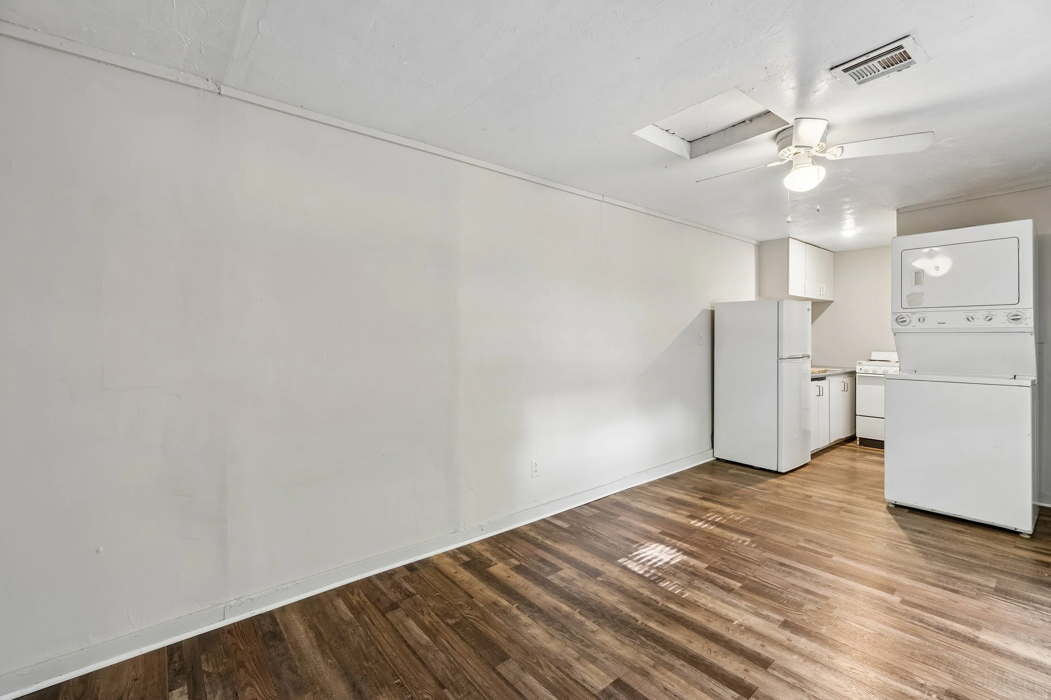 32-web-or-mls-311 S Lewis St_028.jpg