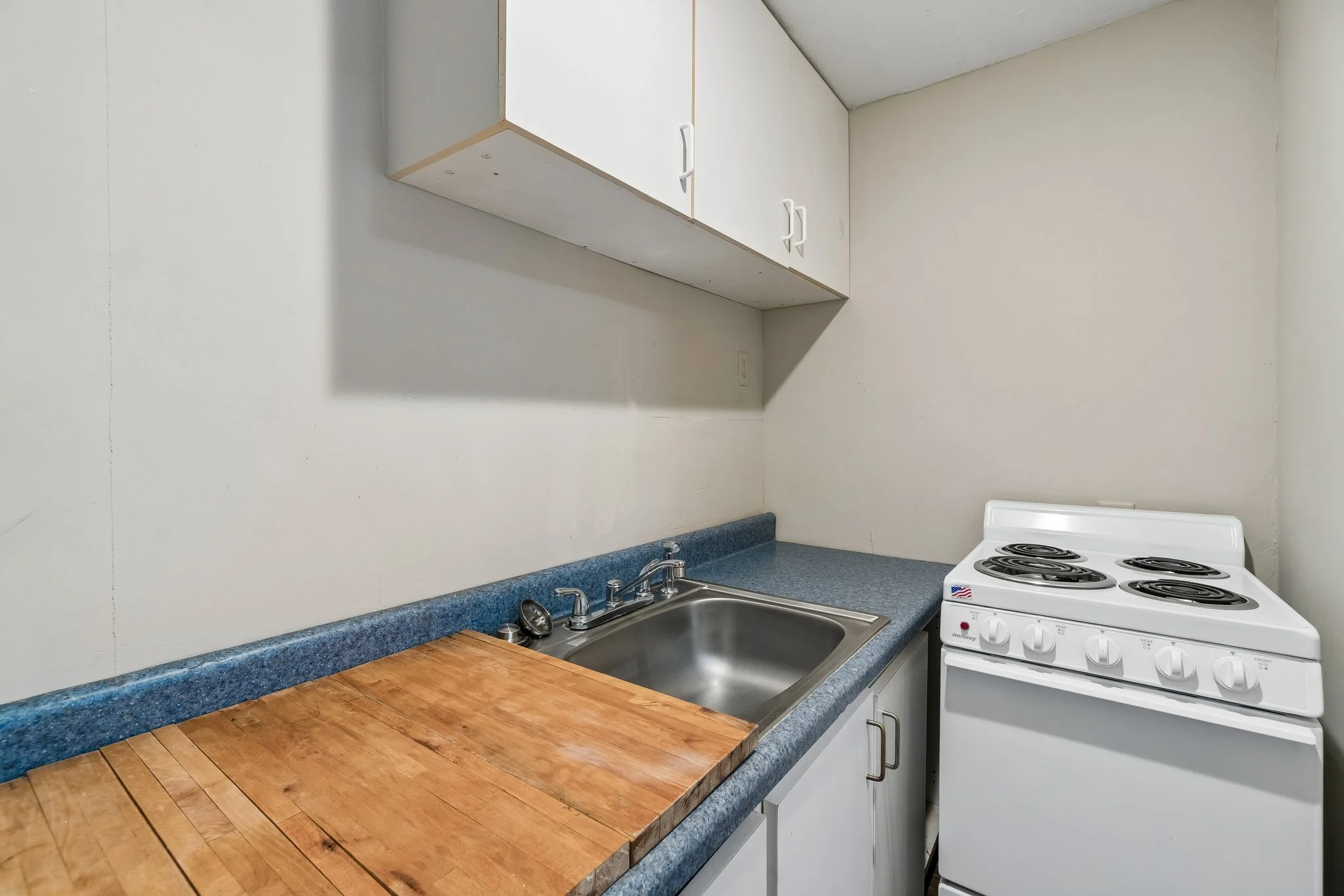 42-web-or-mls-311 S Lewis St_038.jpg