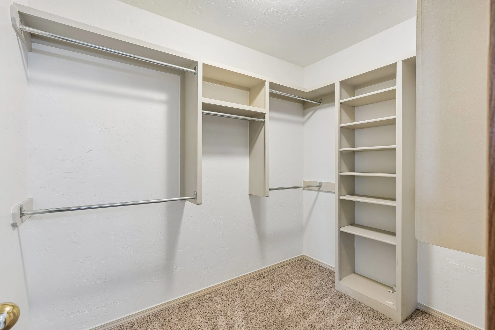 31-web-or-mls-2213 N Benjamin St_021.jpg