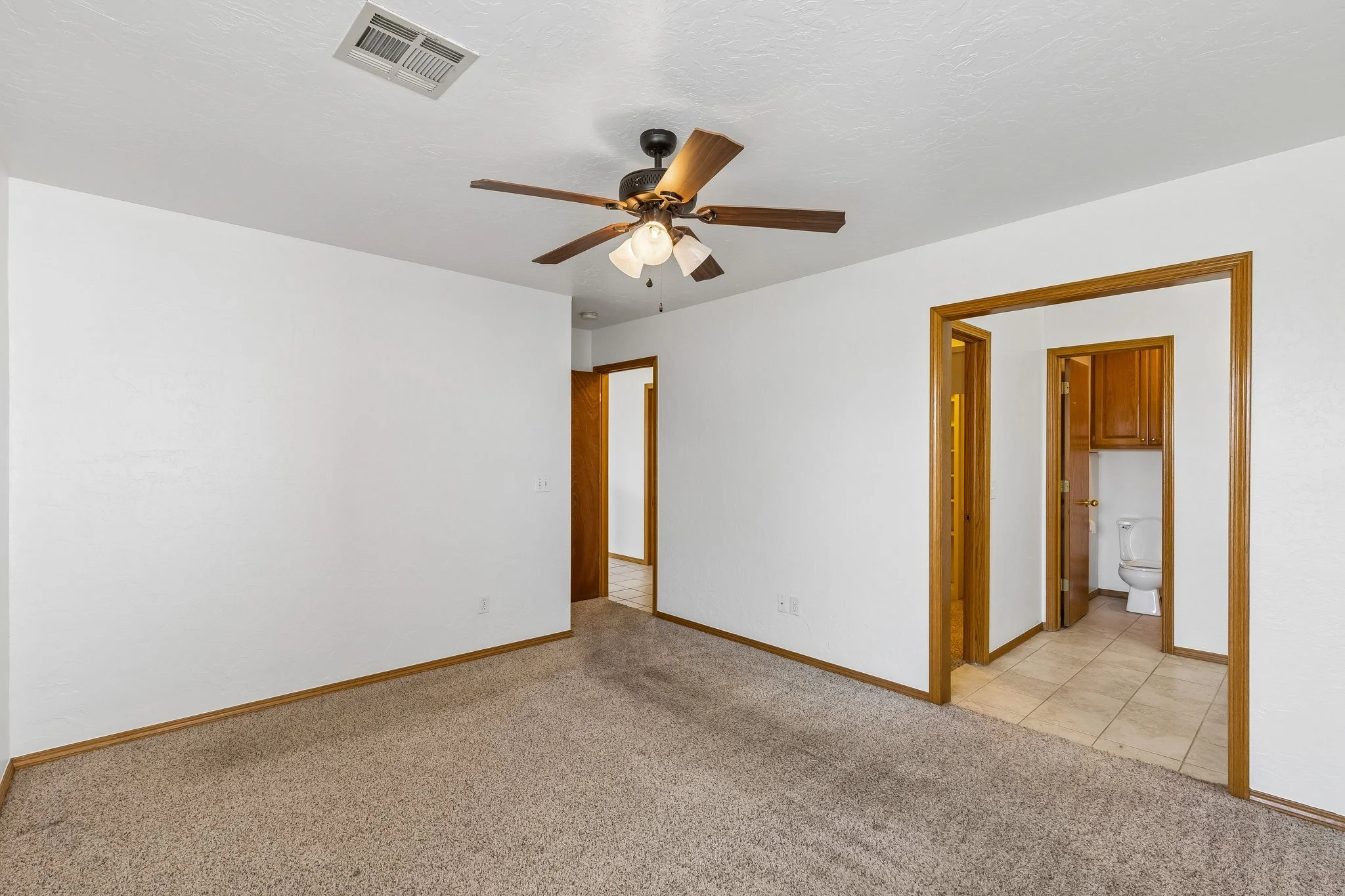 27-web-or-mls-2213 N Benjamin St_017.jpg