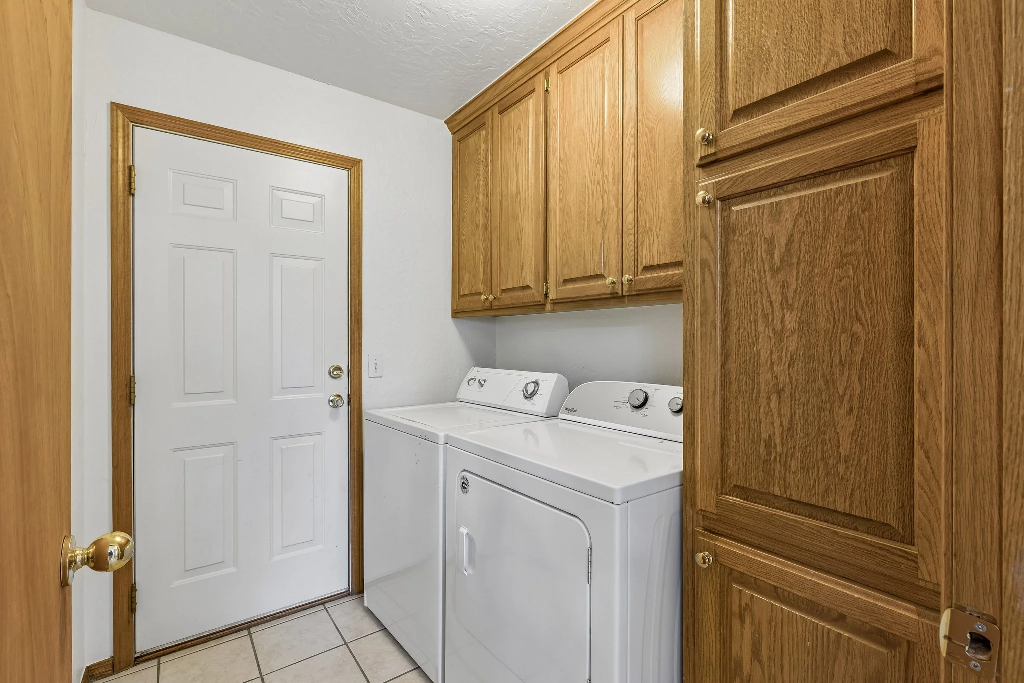 24-web-or-mls-2213 N Benjamin St_014.jpg