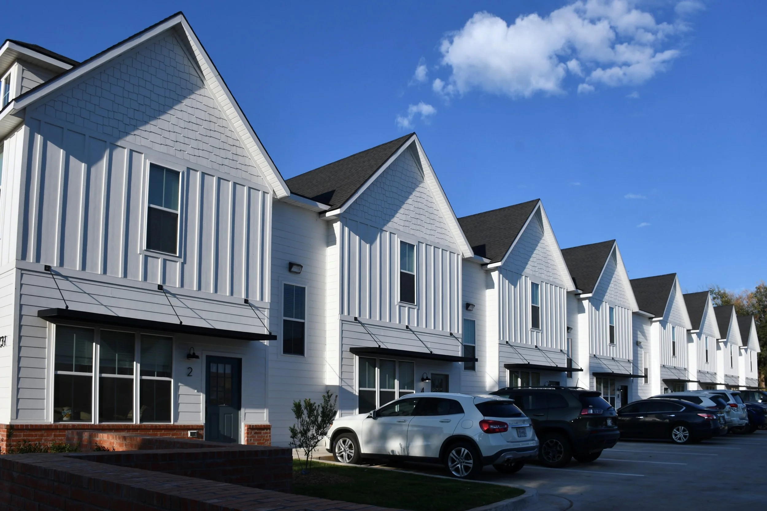 Henderson Townhomes (230 N. Hoke #1)