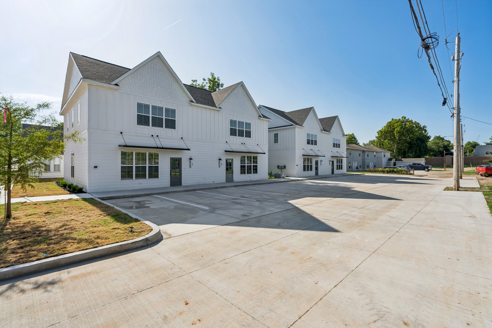 1-web-or-mls-807 W 7th Ave_001.jpg