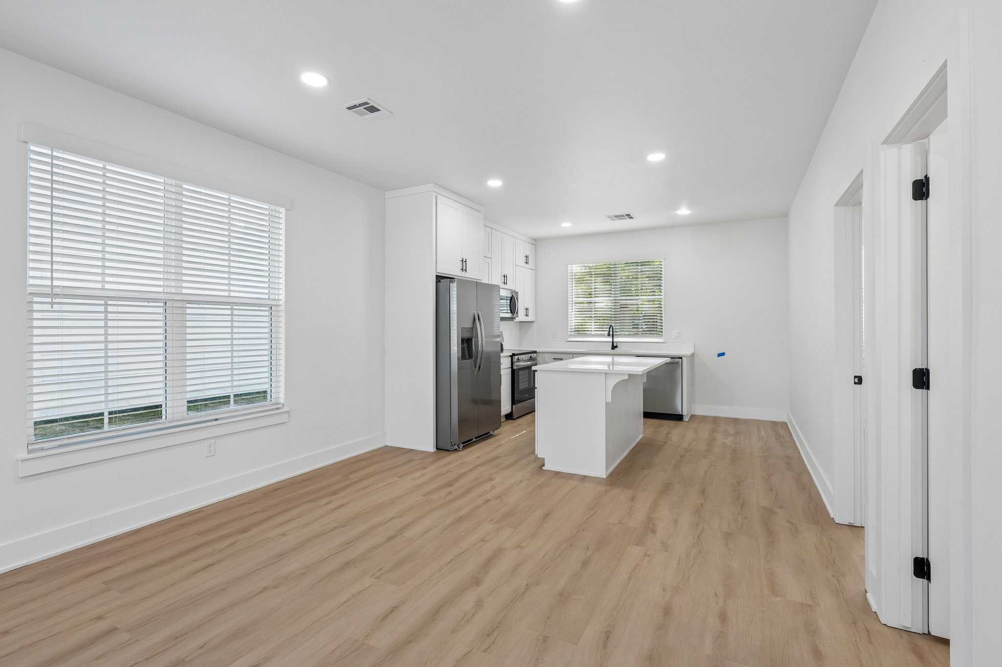 15-web-or-mls-807 W 7th Ave_015.jpg