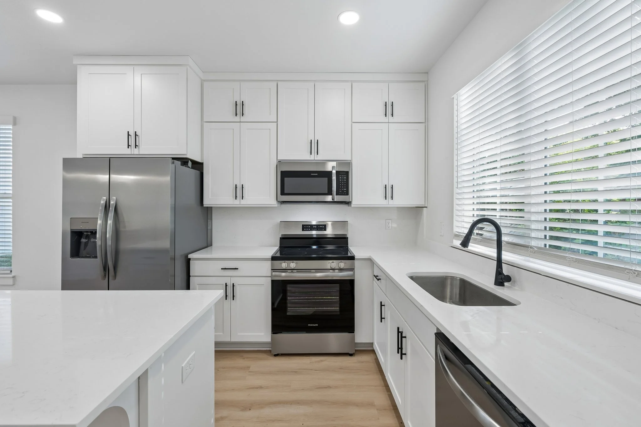 18-web-or-mls-807 W 7th Ave_018.jpg