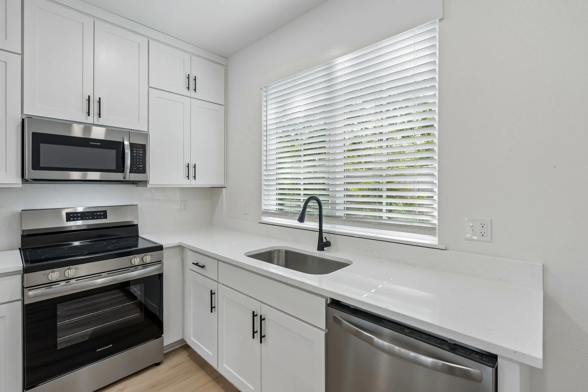 19-web-or-mls-807 W 7th Ave_019.jpg