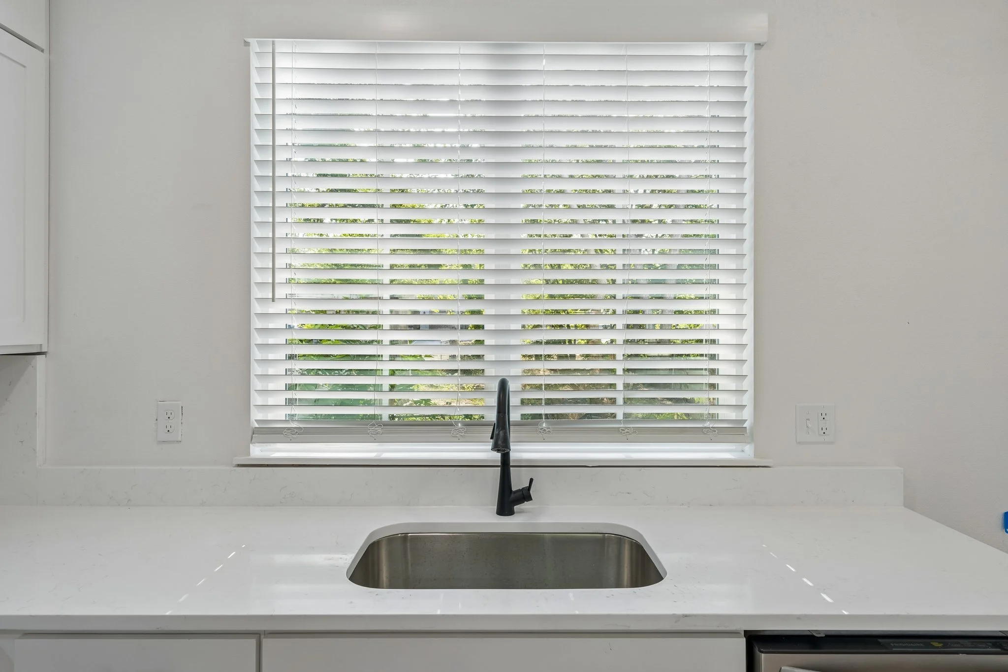 21-web-or-mls-807 W 7th Ave_021.jpg