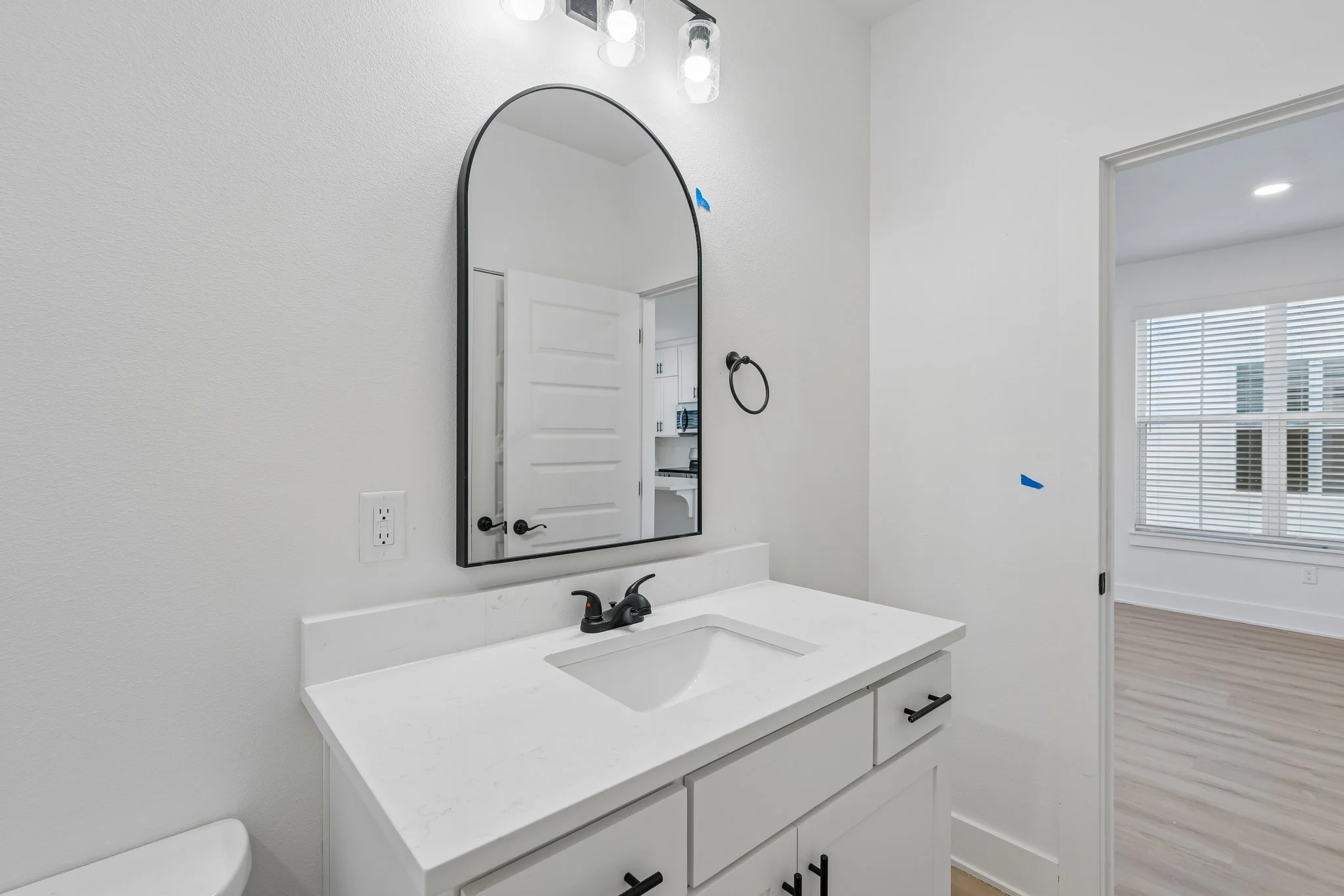 27-web-or-mls-807 W 7th Ave_027.jpg