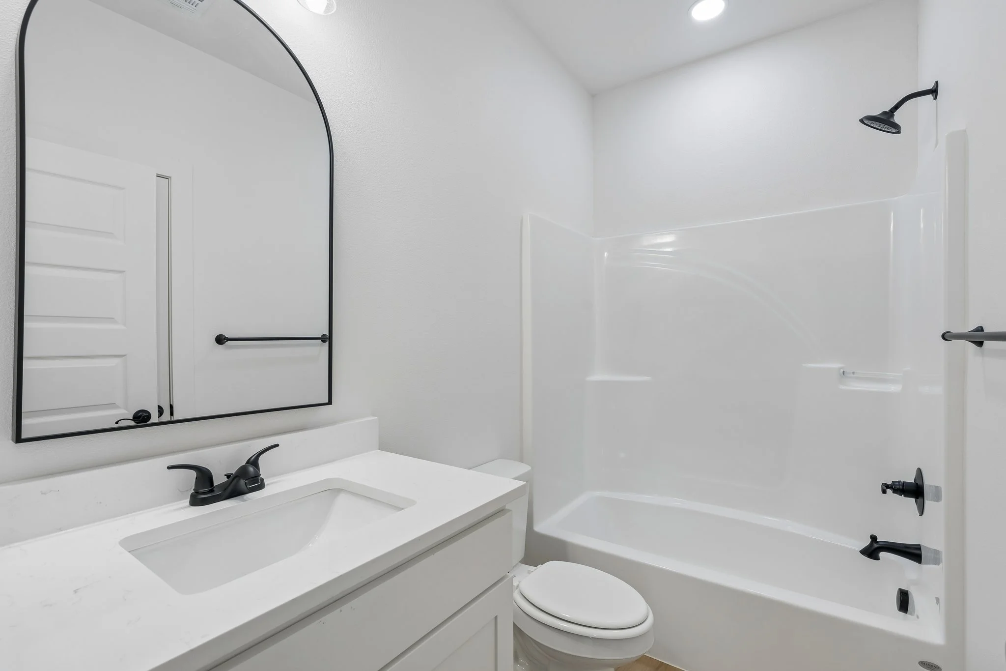 38-web-or-mls-807 W 7th Ave_038.jpg