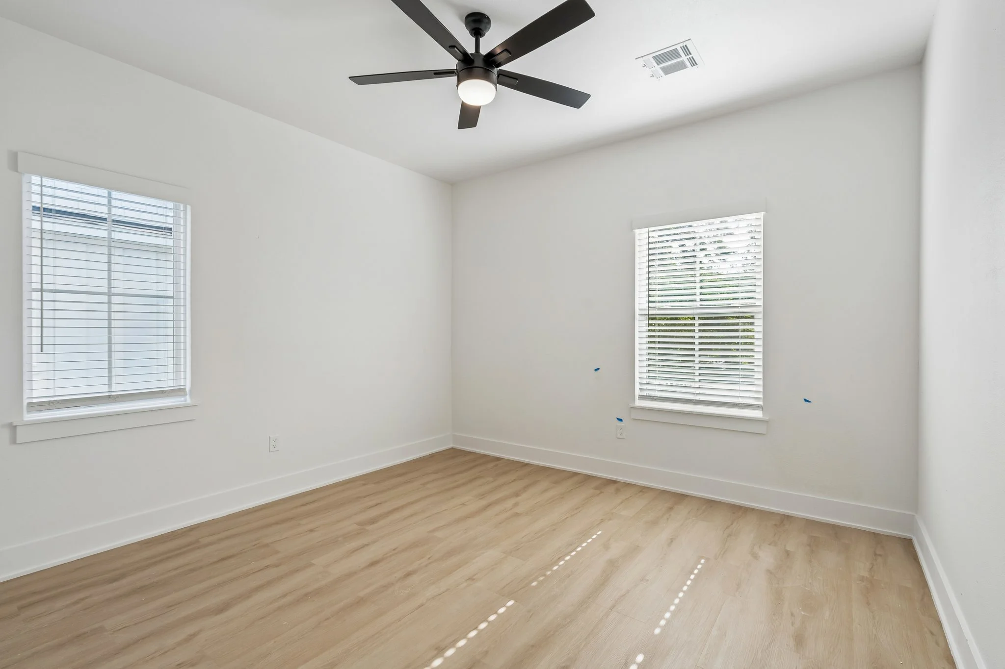 39-web-or-mls-807 W 7th Ave_039.jpg