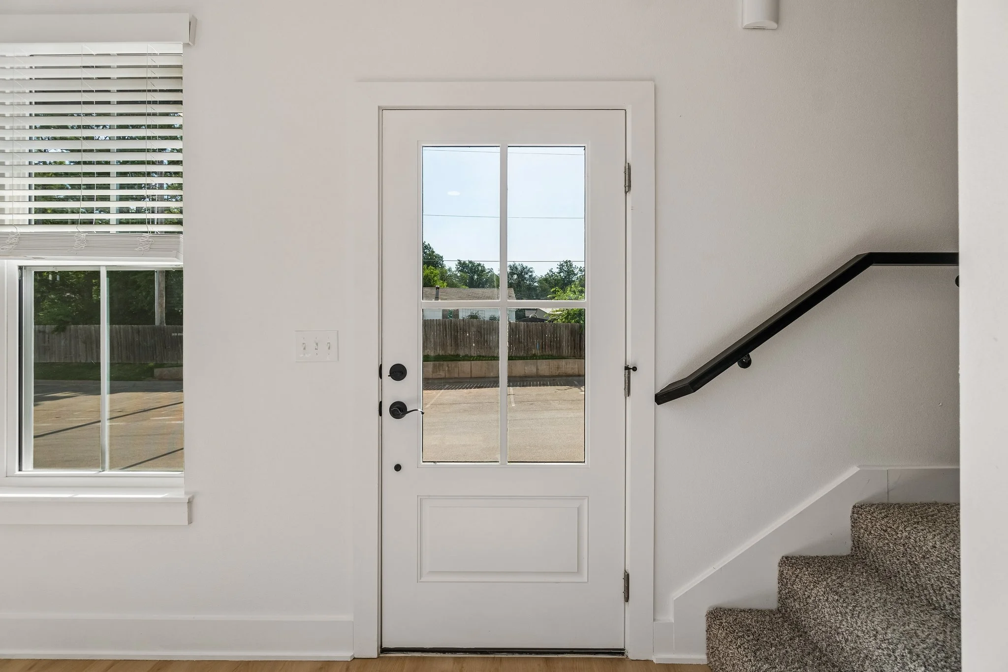 6-web-or-mls-718 E 5th Ave_006.jpg