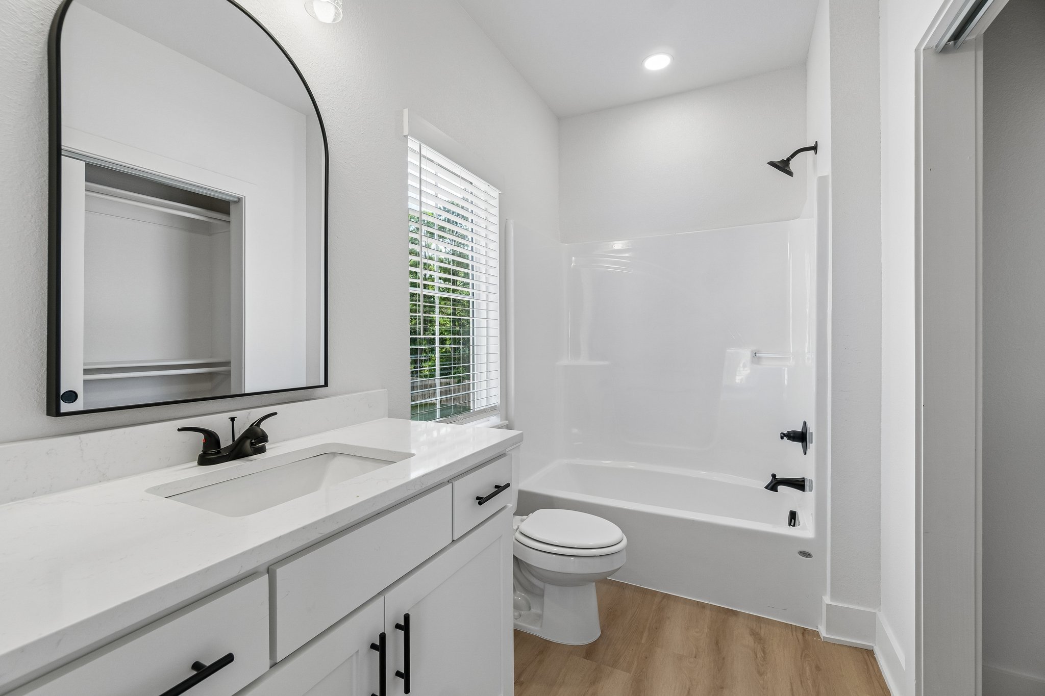 29-web-or-mls-718 E 5th Ave_029.jpg