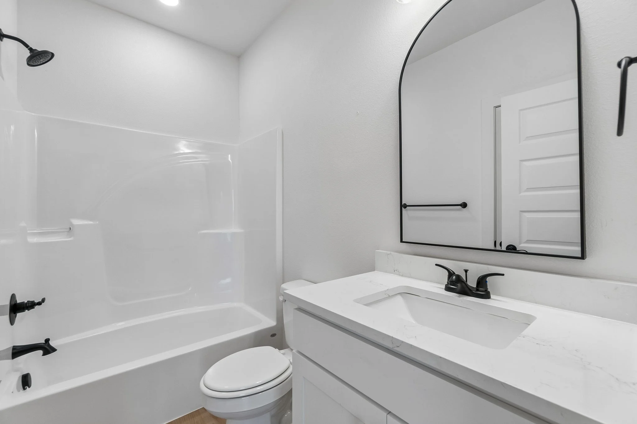 35-web-or-mls-718 E 5th Ave_035.jpg