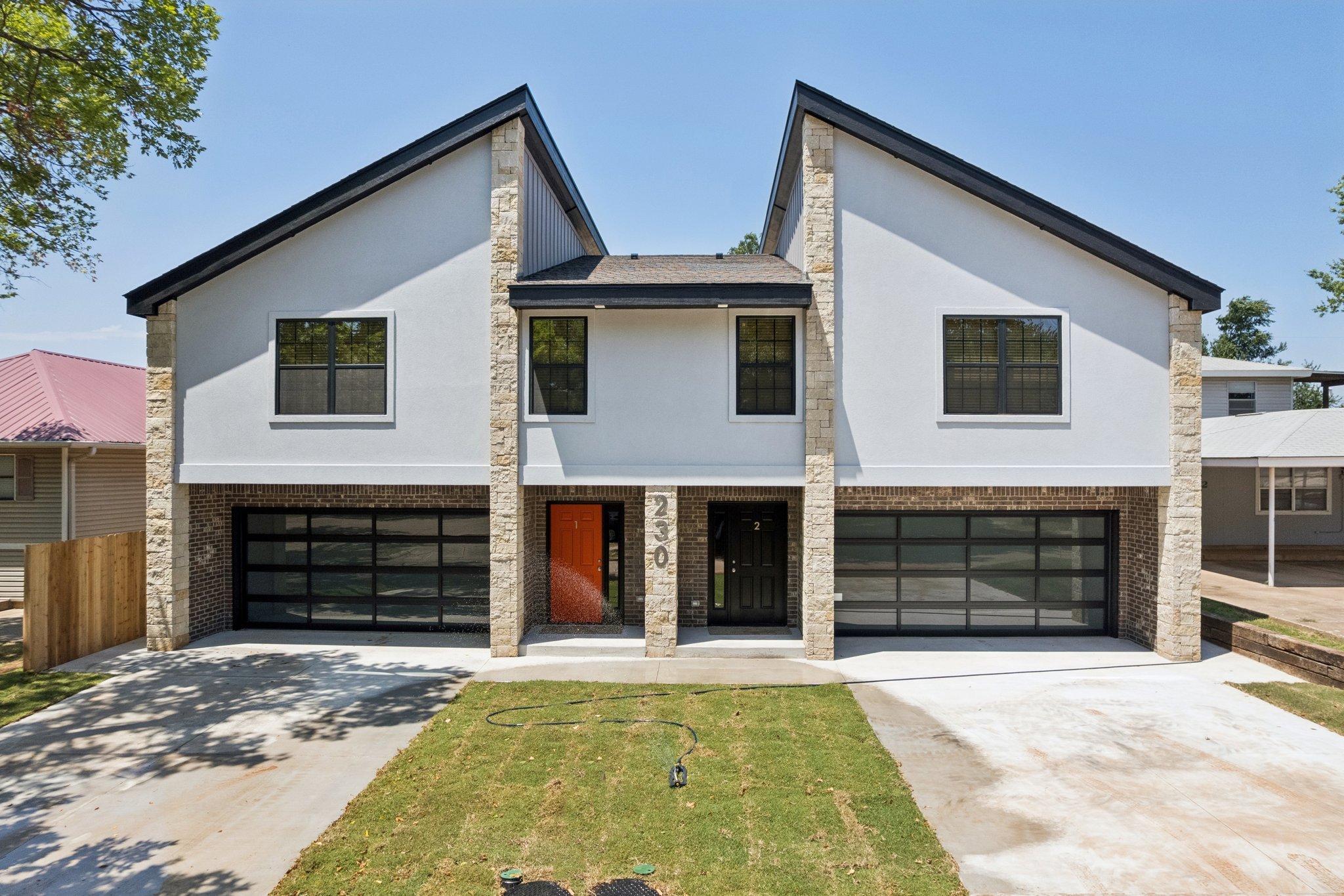 2-web-or-mls-228 N Duncan St_002.jpg