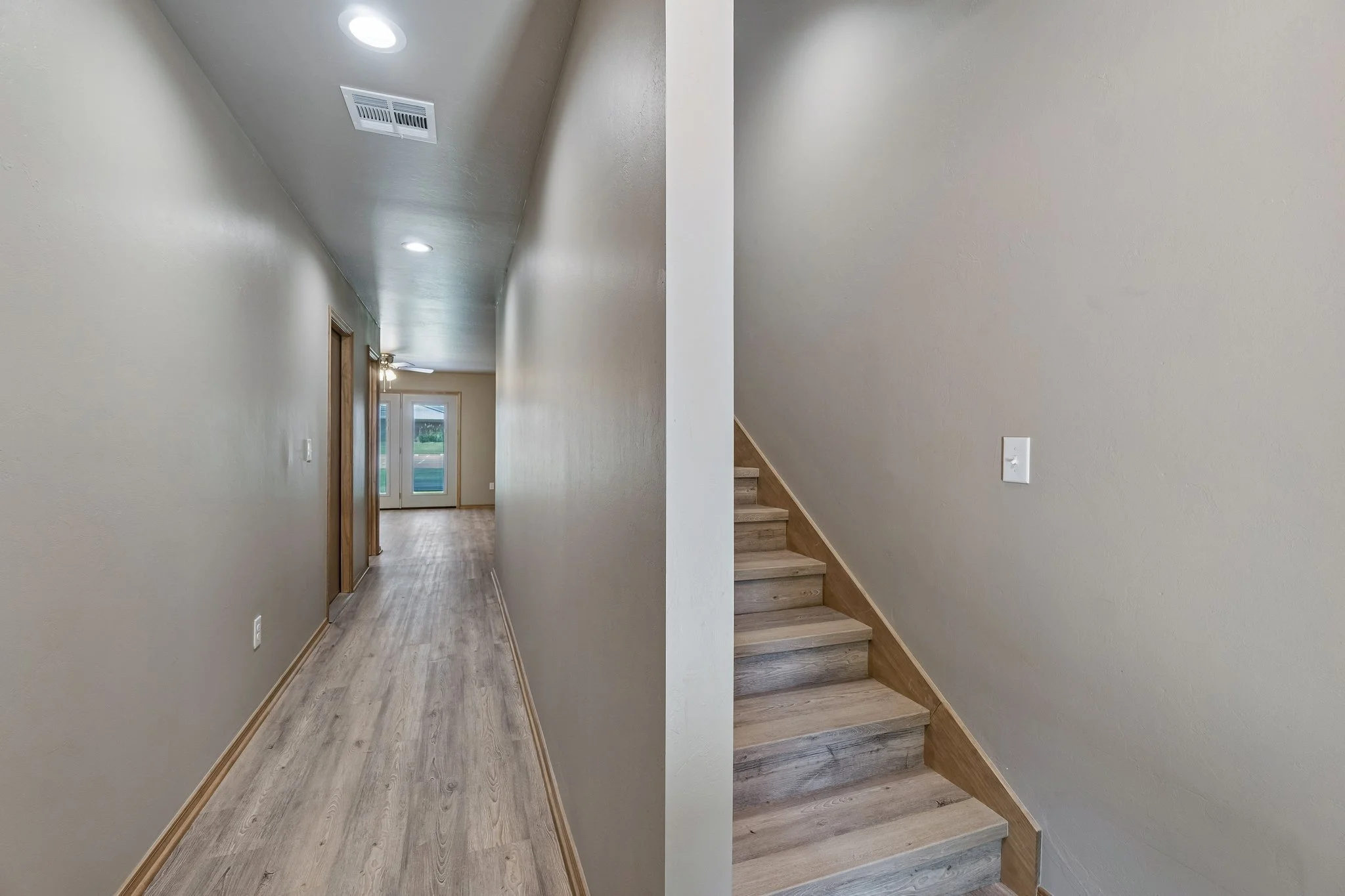 13-web-or-mls-228 N Duncan St_008.jpg